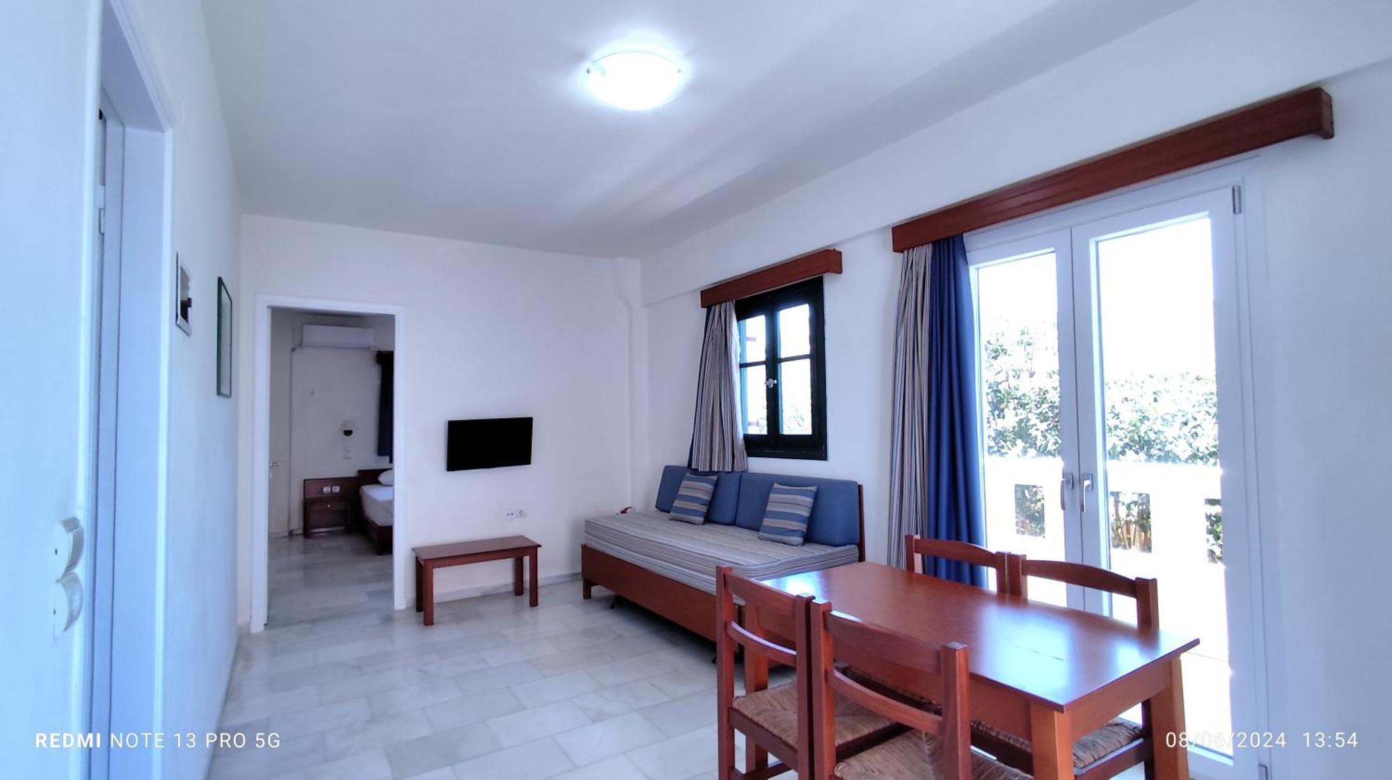 Aparthotel Niros Beachfront Kokkini Hani