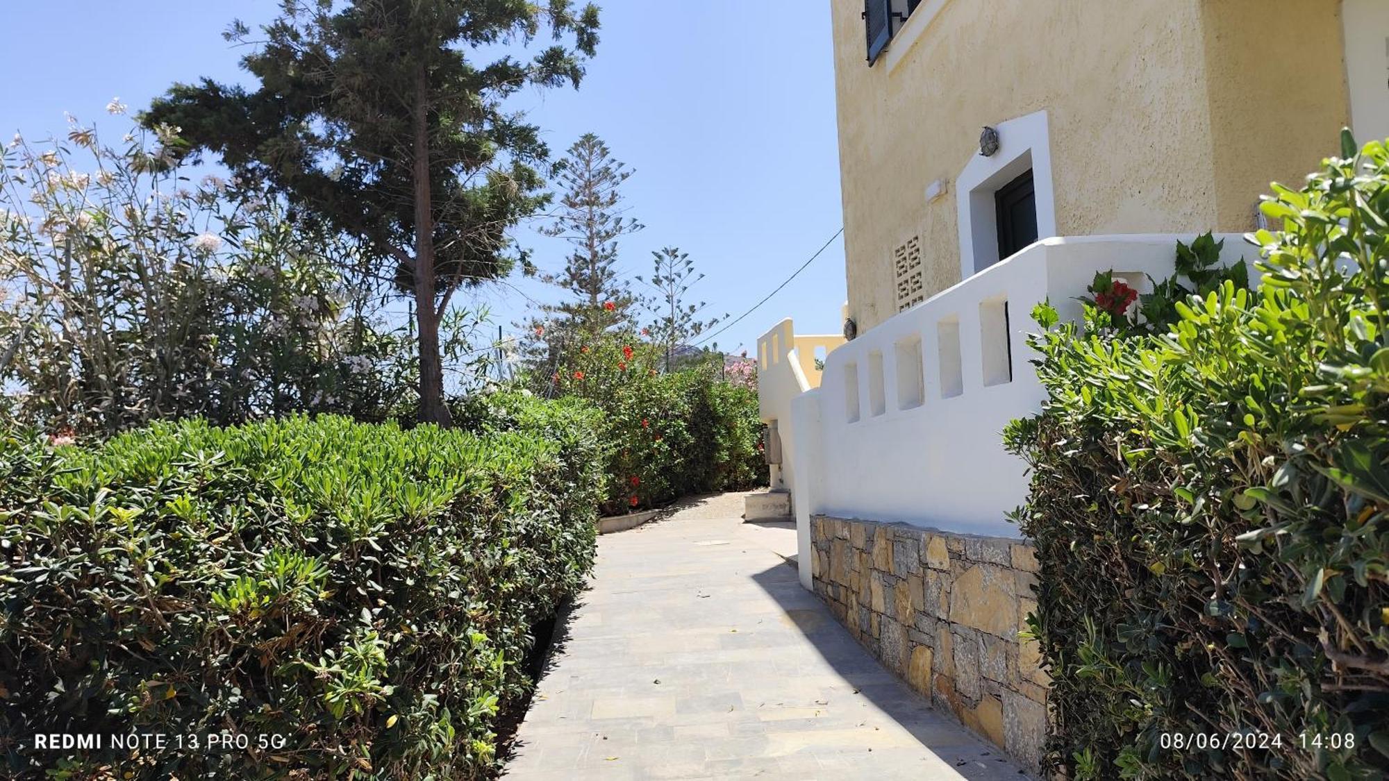 Niros Beachfront Aparthotel *