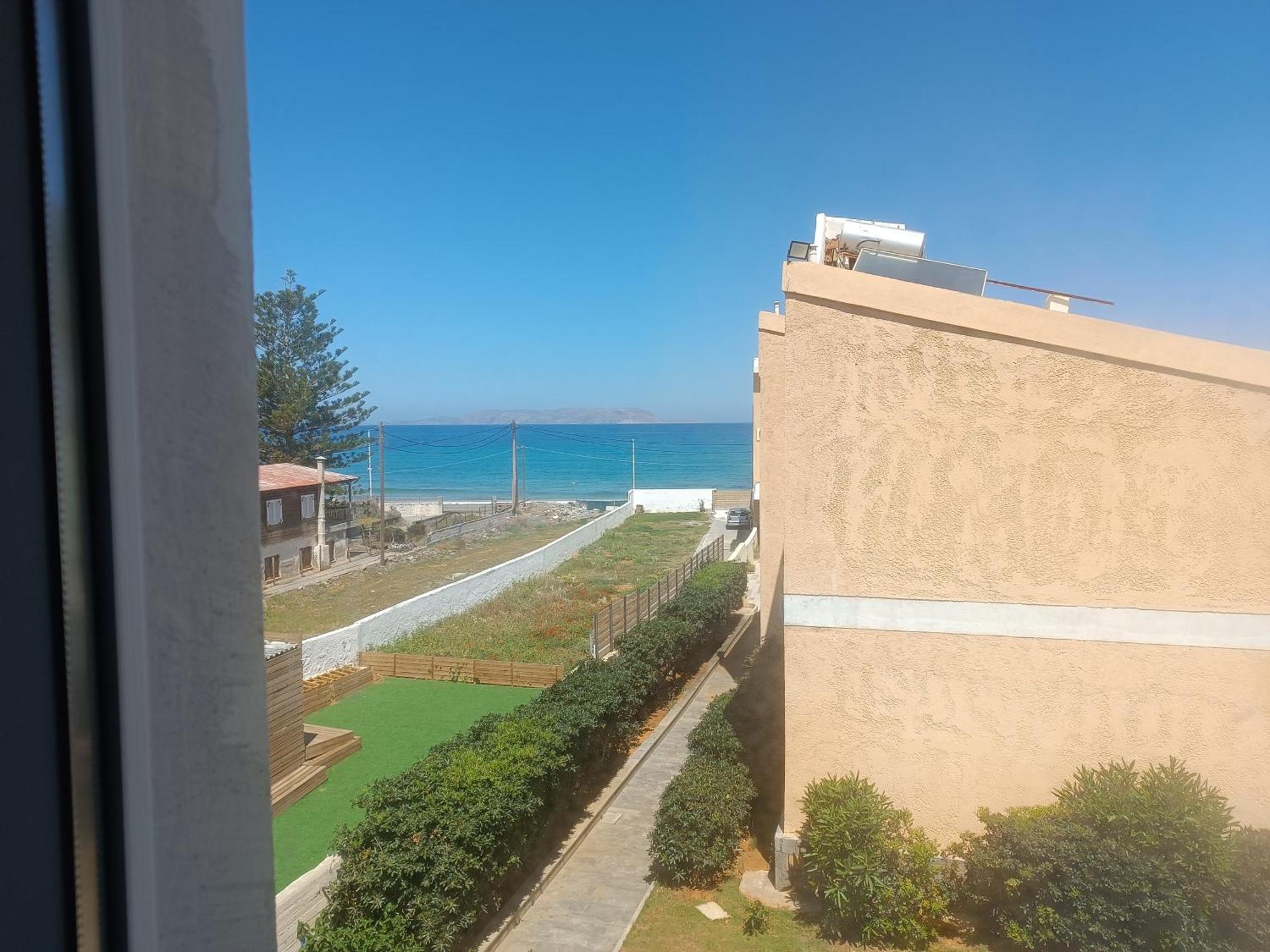 Niros Beachfront * Kokkini Hani