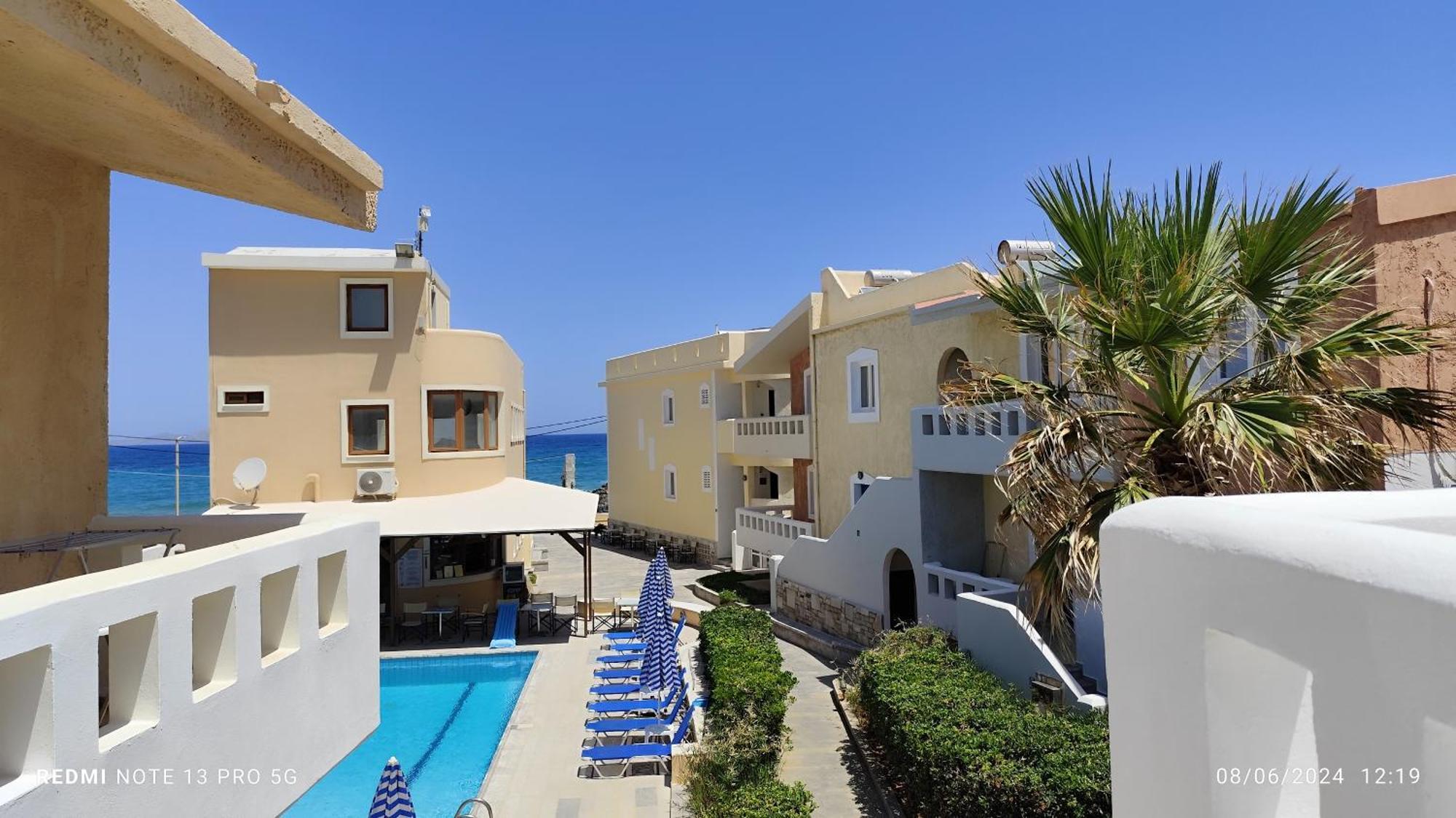Aparthotel Niros Beachfront