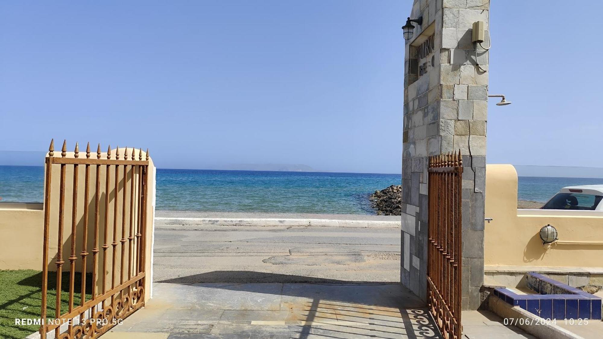 Niros Beachfront *