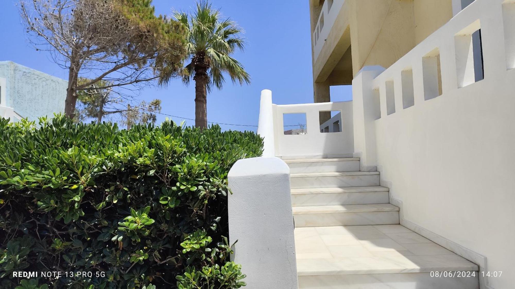 Aparthotel Niros Beachfront Kokkini Hani