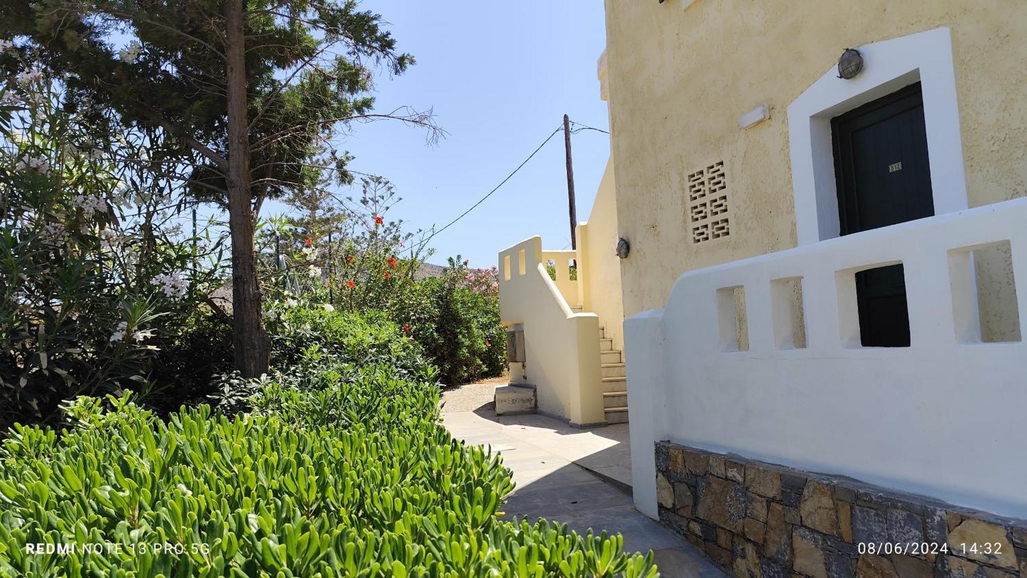 Niros Beachfront * Kokkini Hani