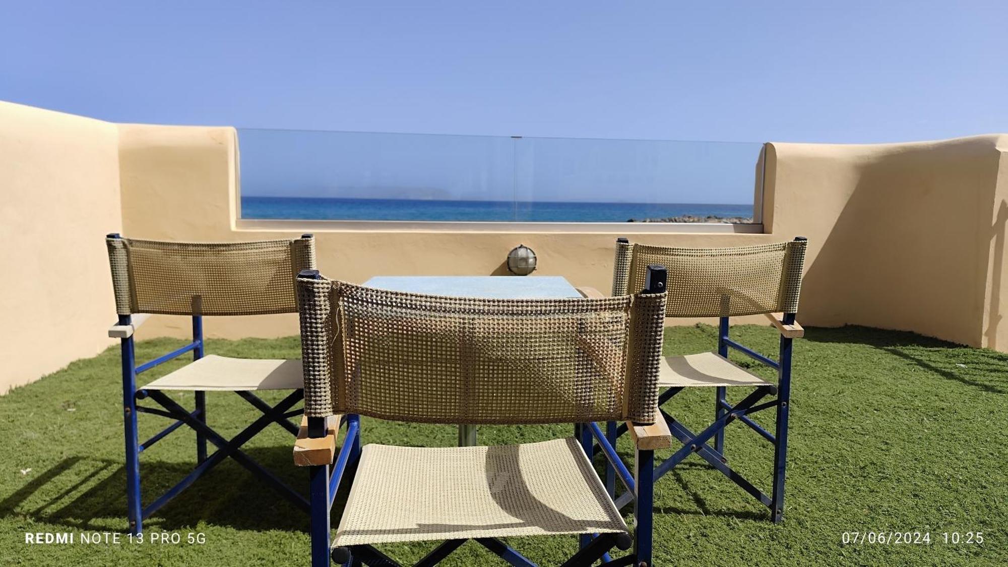 Aparthotel Niros Beachfront