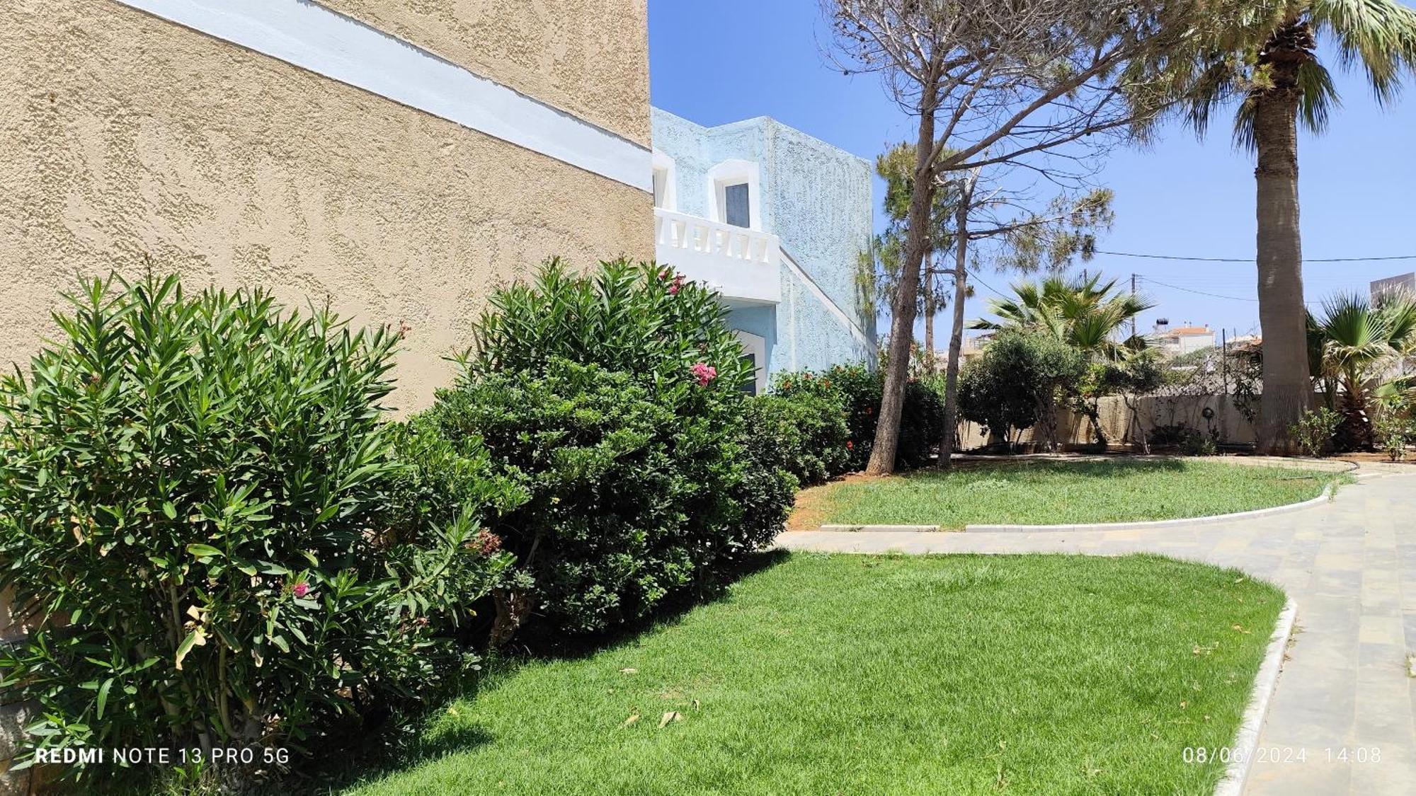 Aparthotel Niros Beachfront *