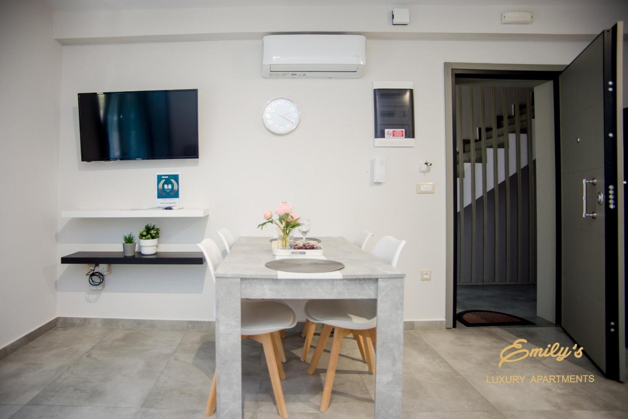 Emily's Luxury Apartment