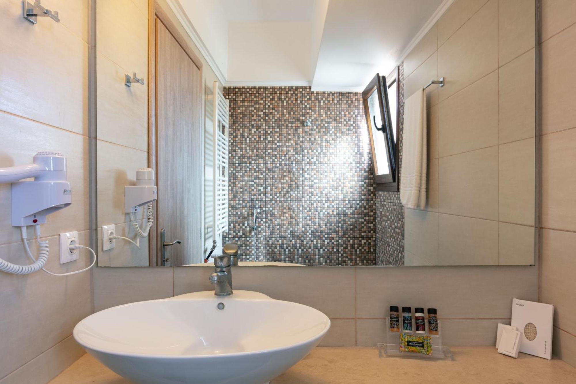 Villa Roupes Iii, Family Villa, Fantastic Views, Private Pool