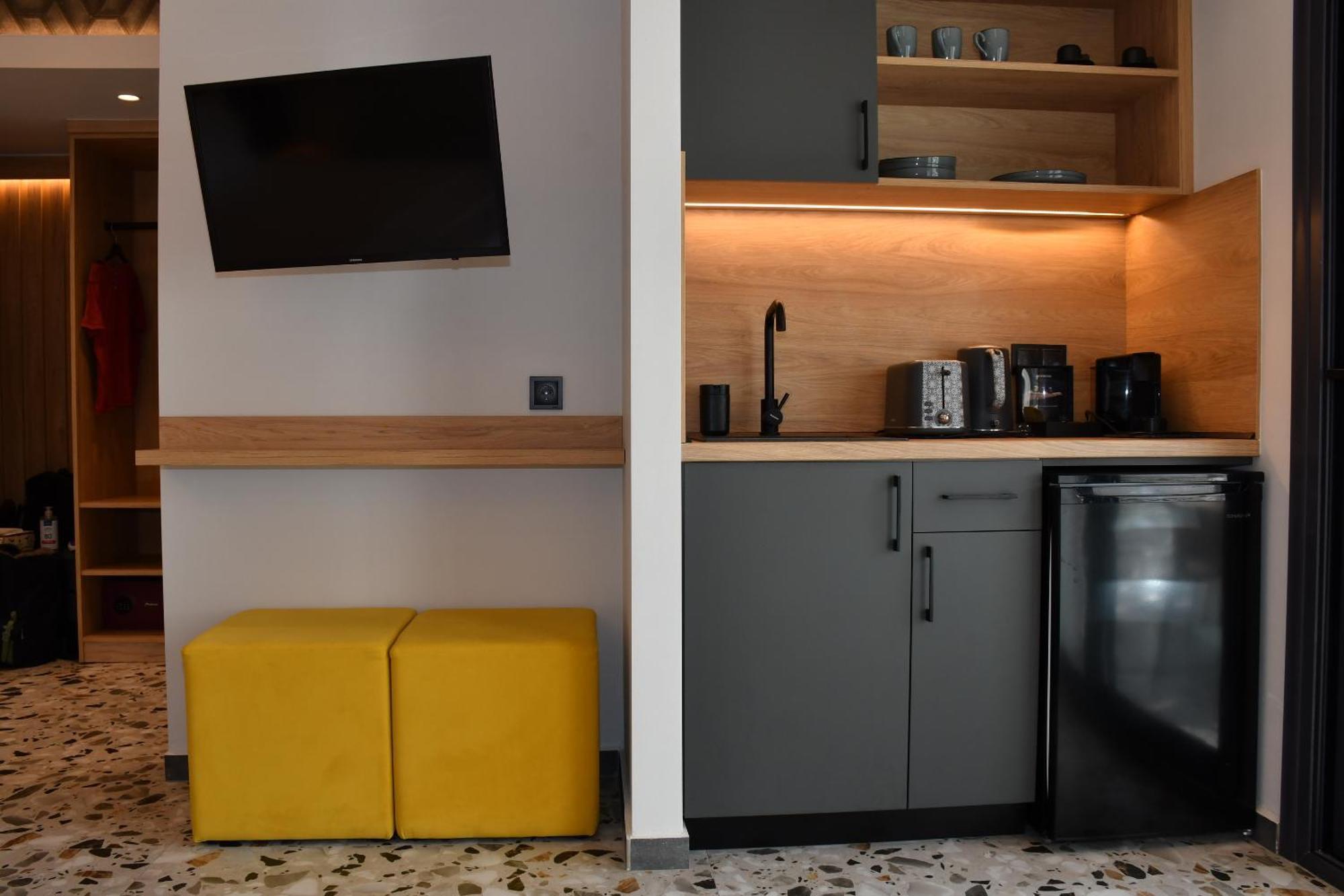 Nero Seascape Aparthotel