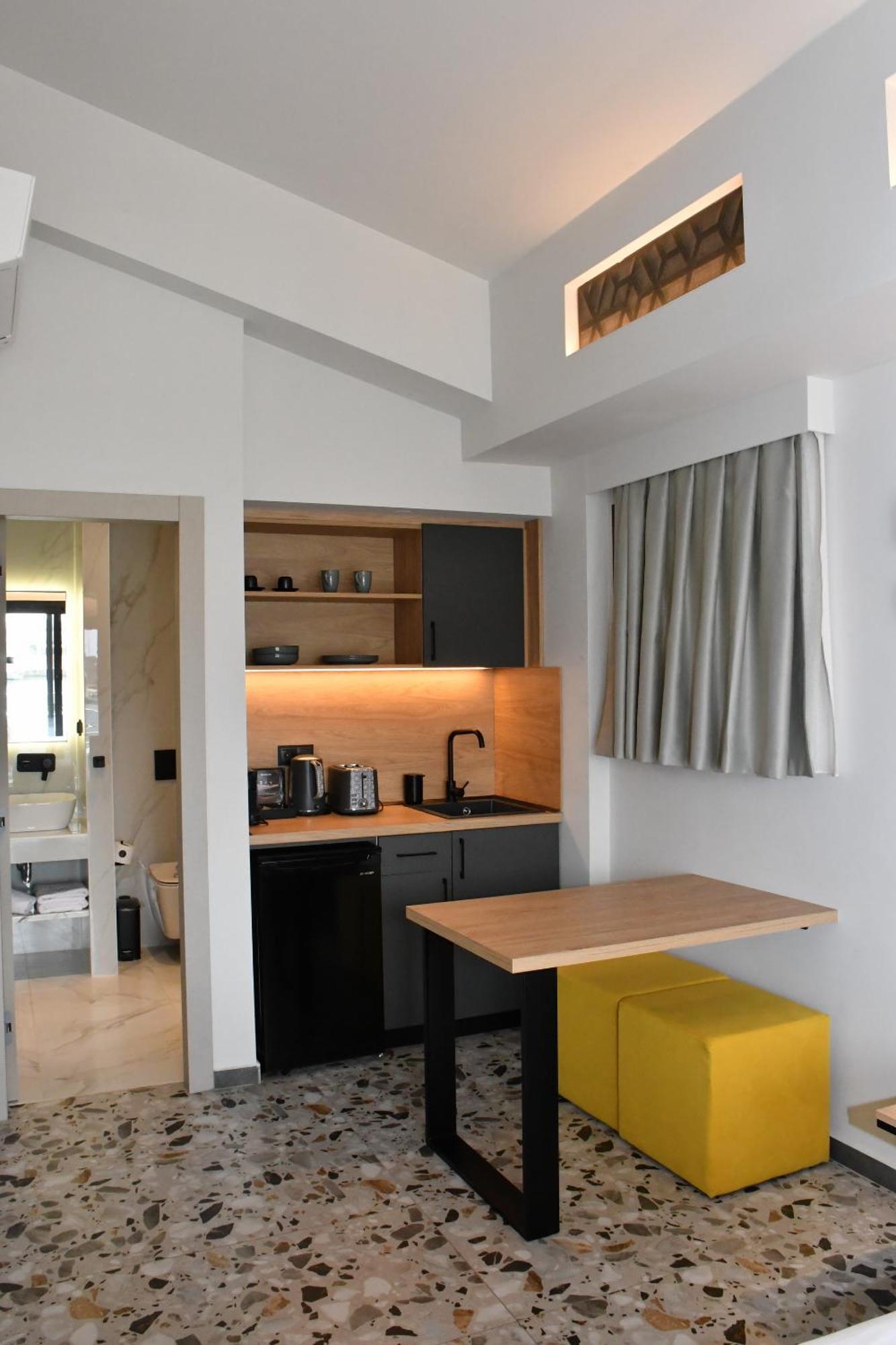 Nero Seascape Aparthotel