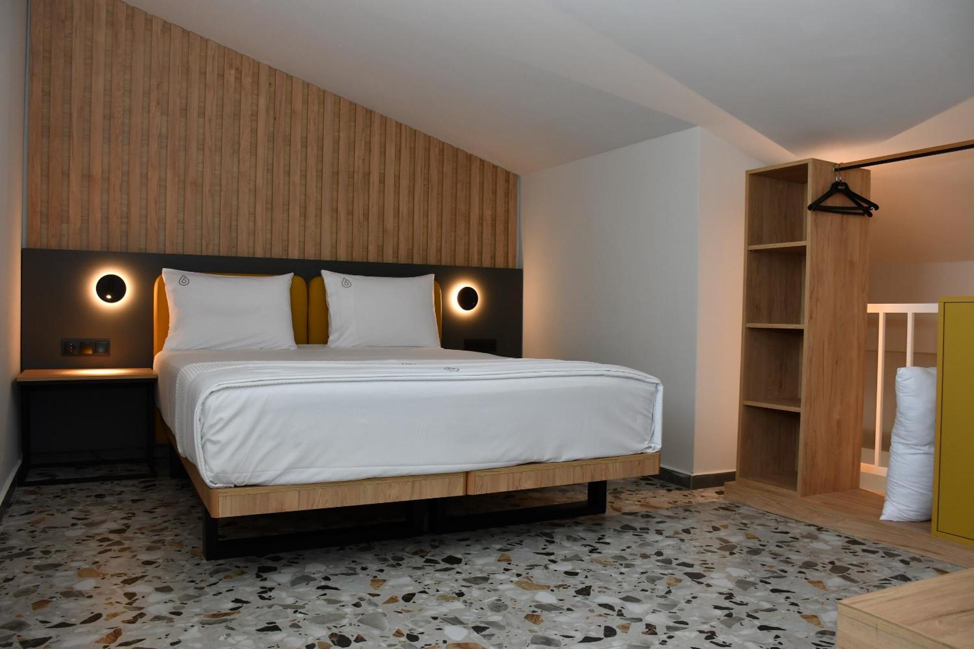 Nero Seascape Aparthotel Fanarion