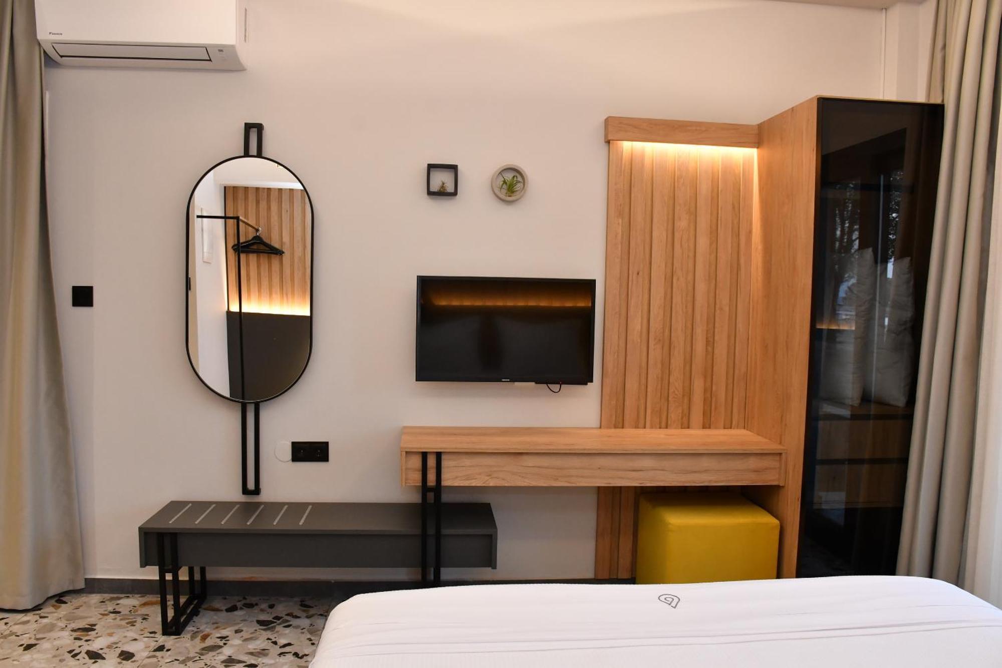 Nero Seascape Aparthotel