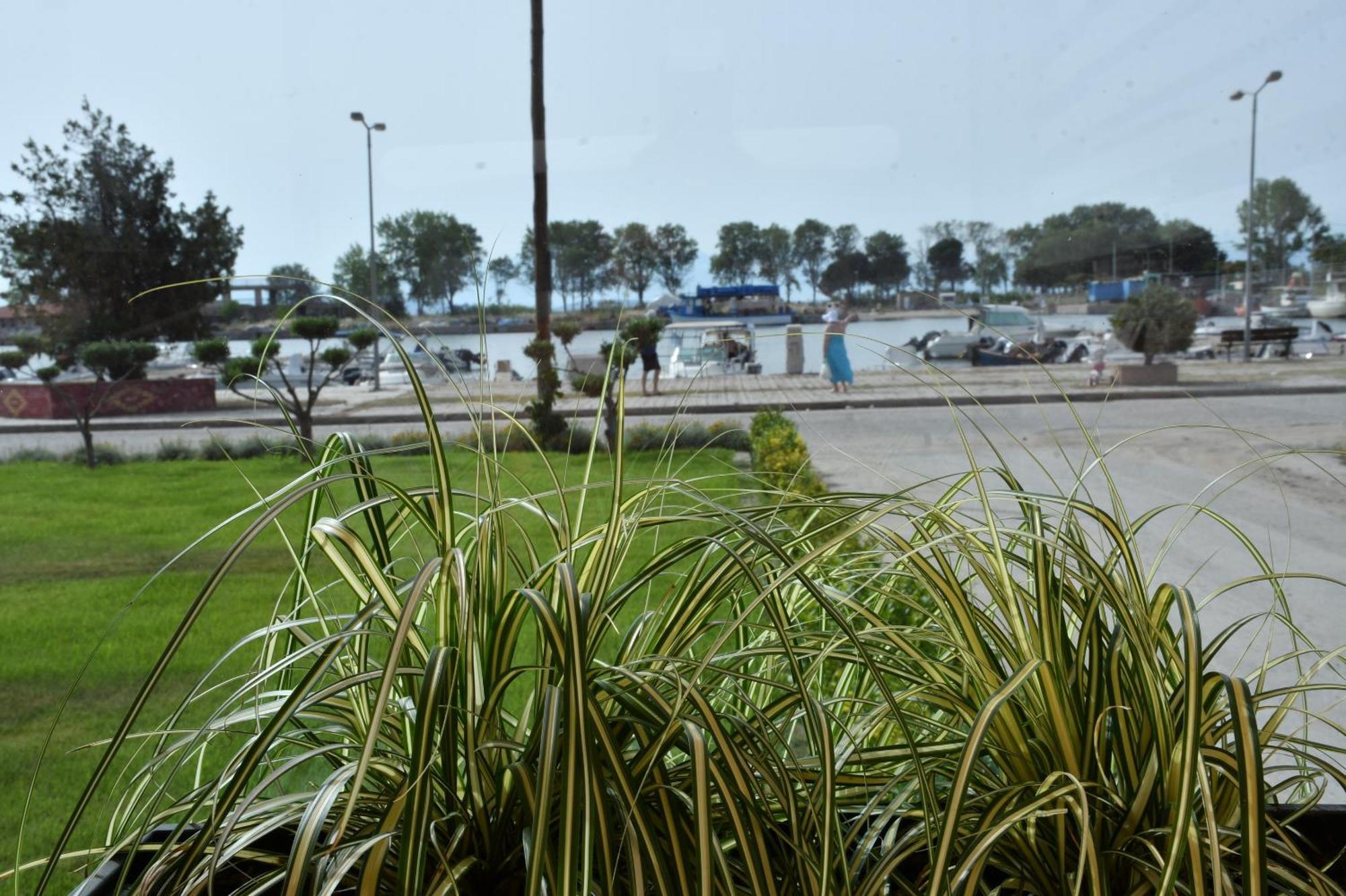 Nero Seascape Aparthotel