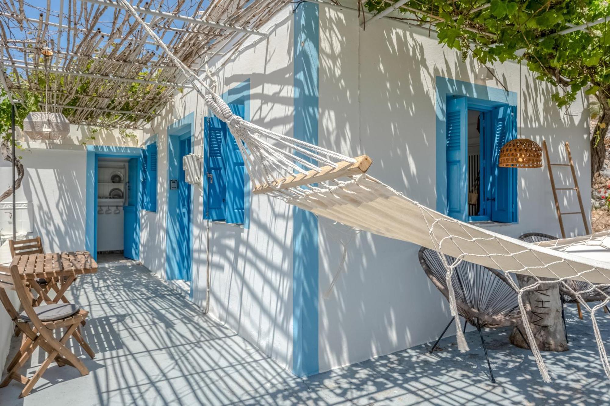 Avlona Blue Apartment *