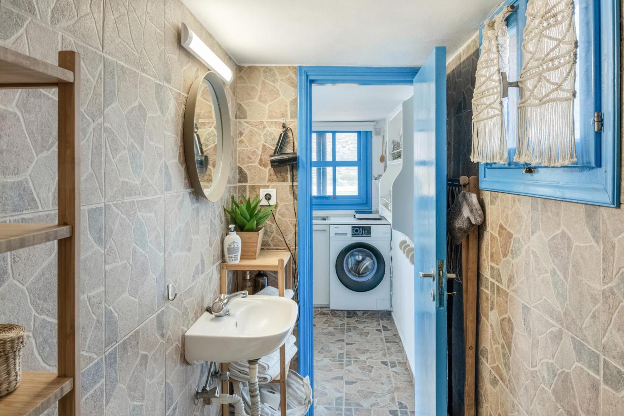 Avlona Blue * Diafani