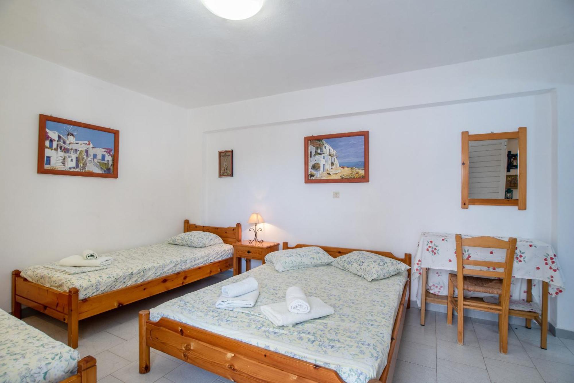 Prombona To Petrino Spiti Logaras