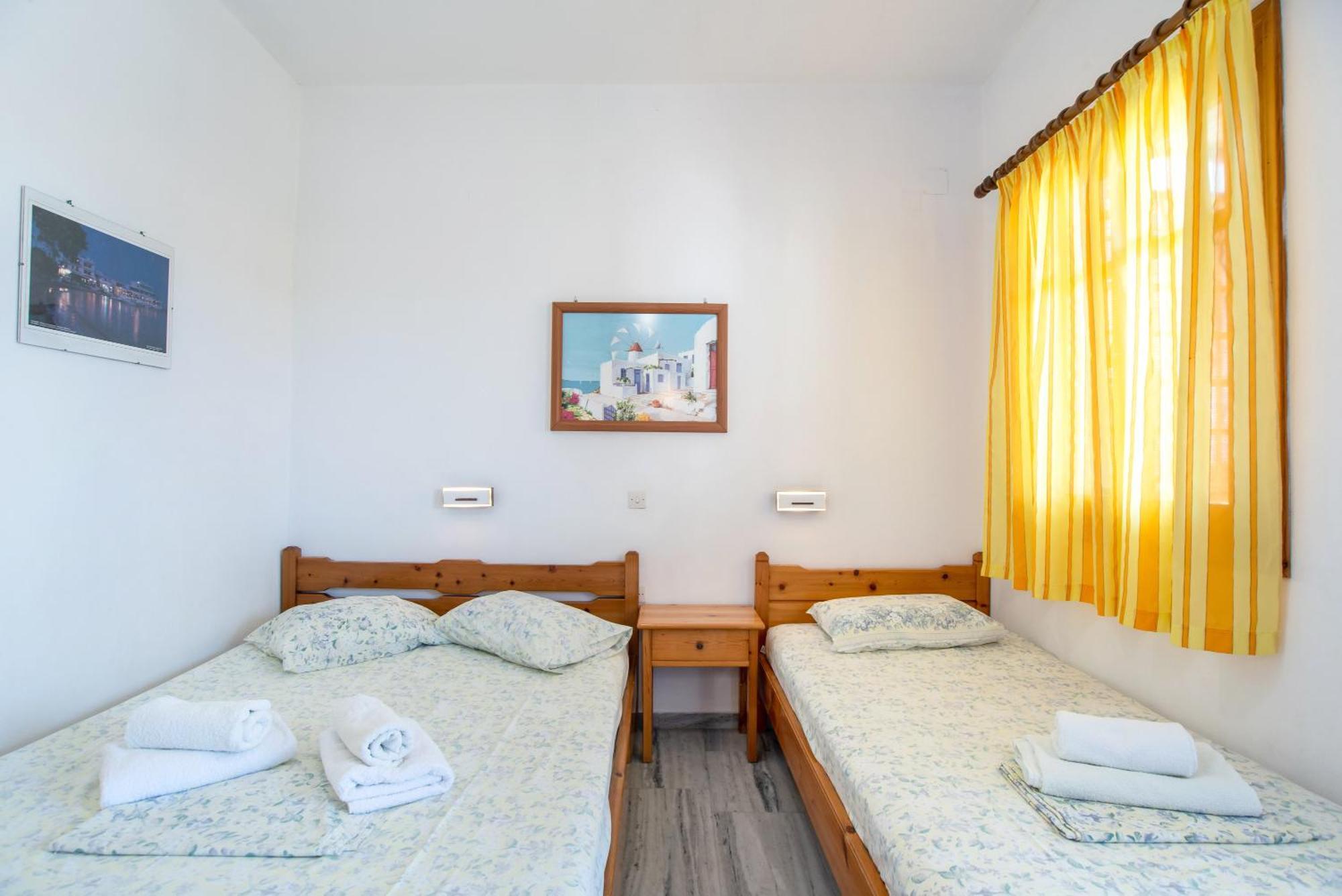 Prombona To Petrino Spiti Logaras