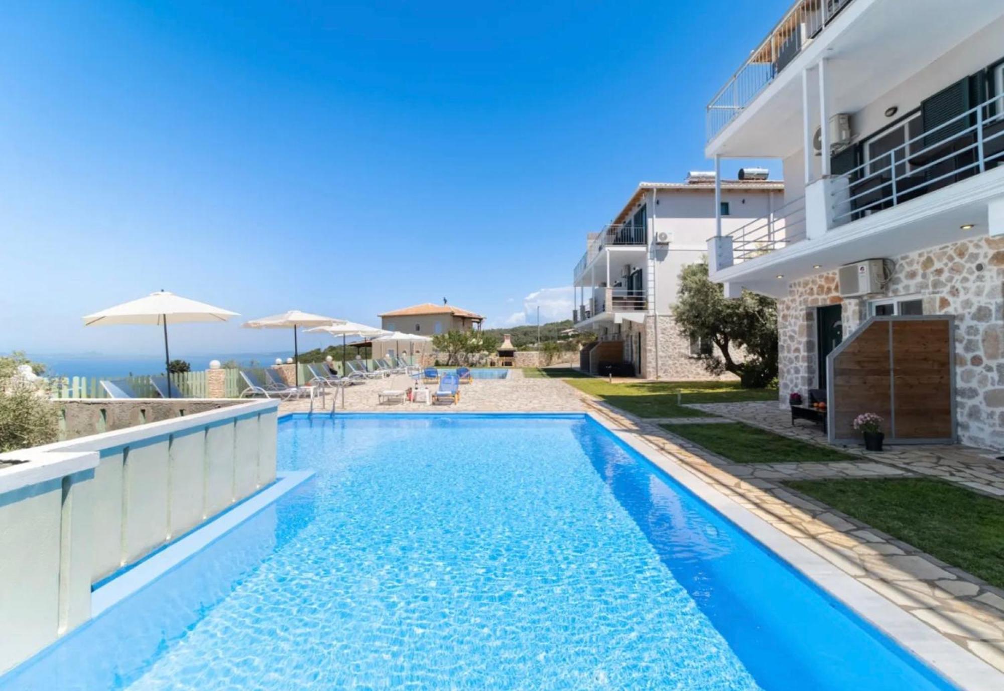 3 Apartment *