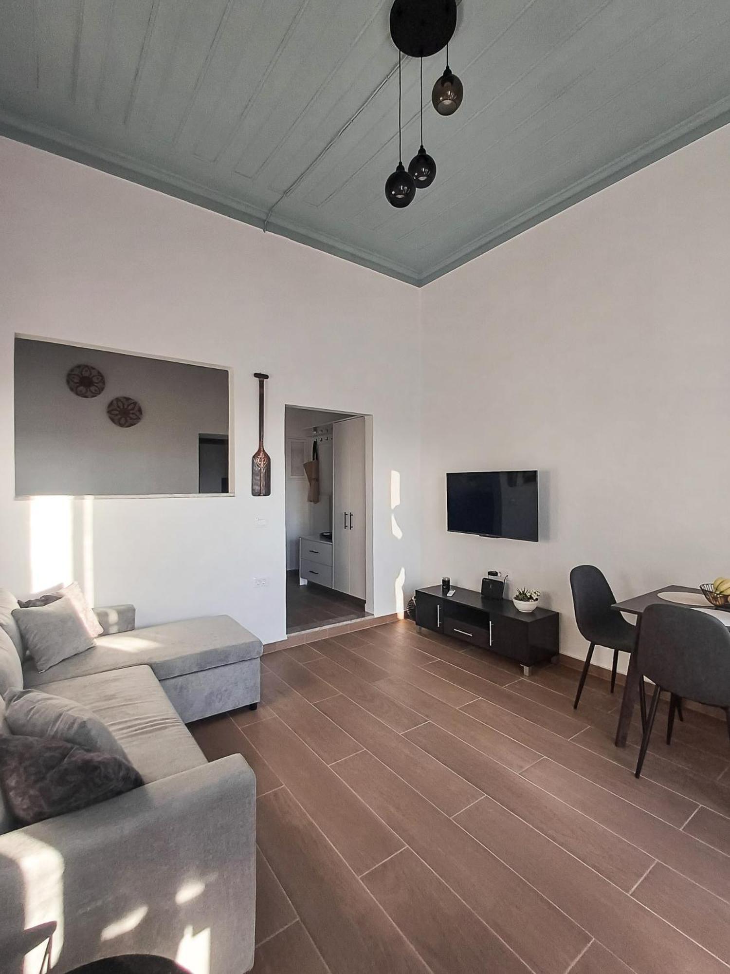 Duchess Harbour View Apartment