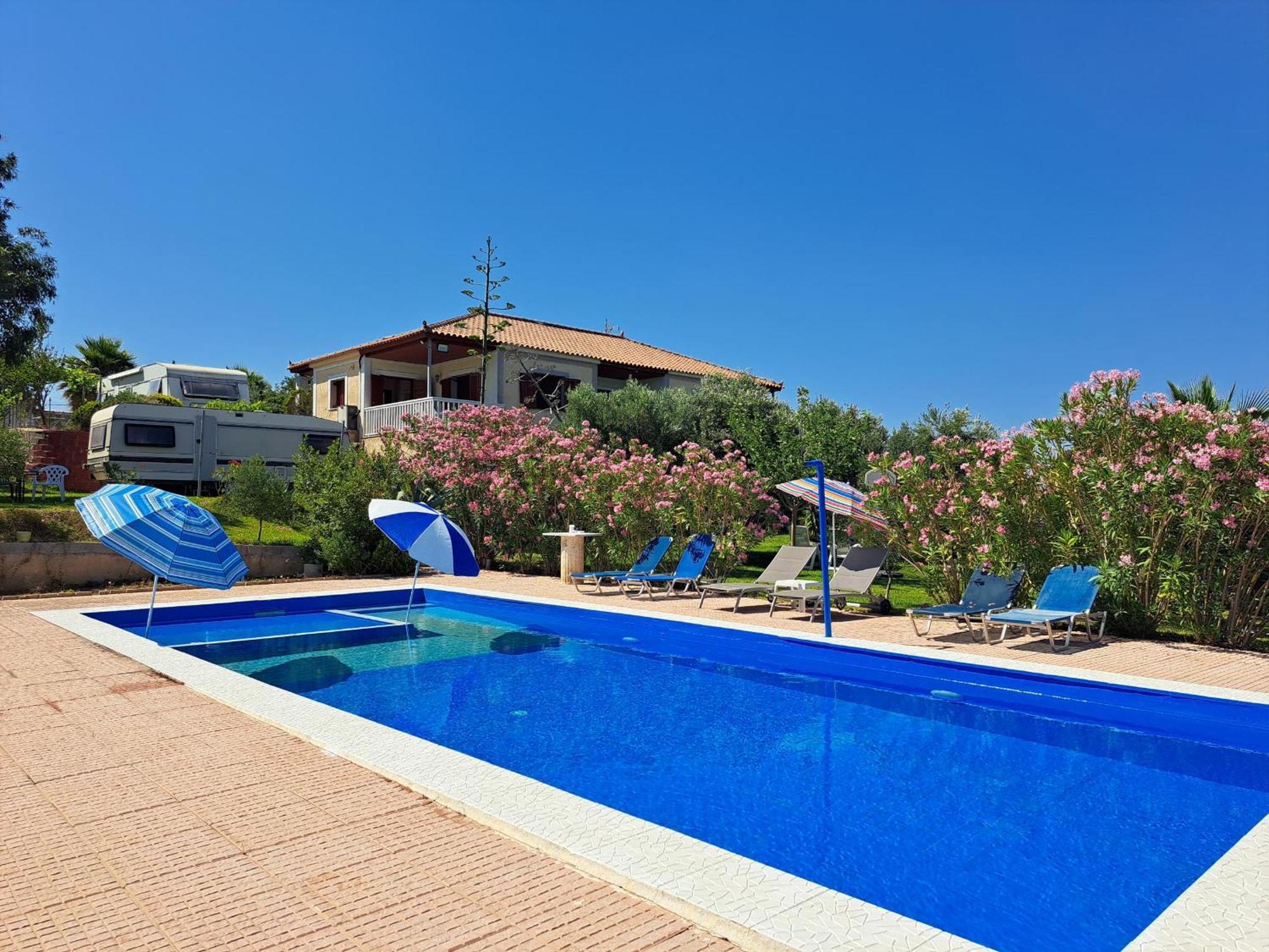 Ithaka 3 Apartment