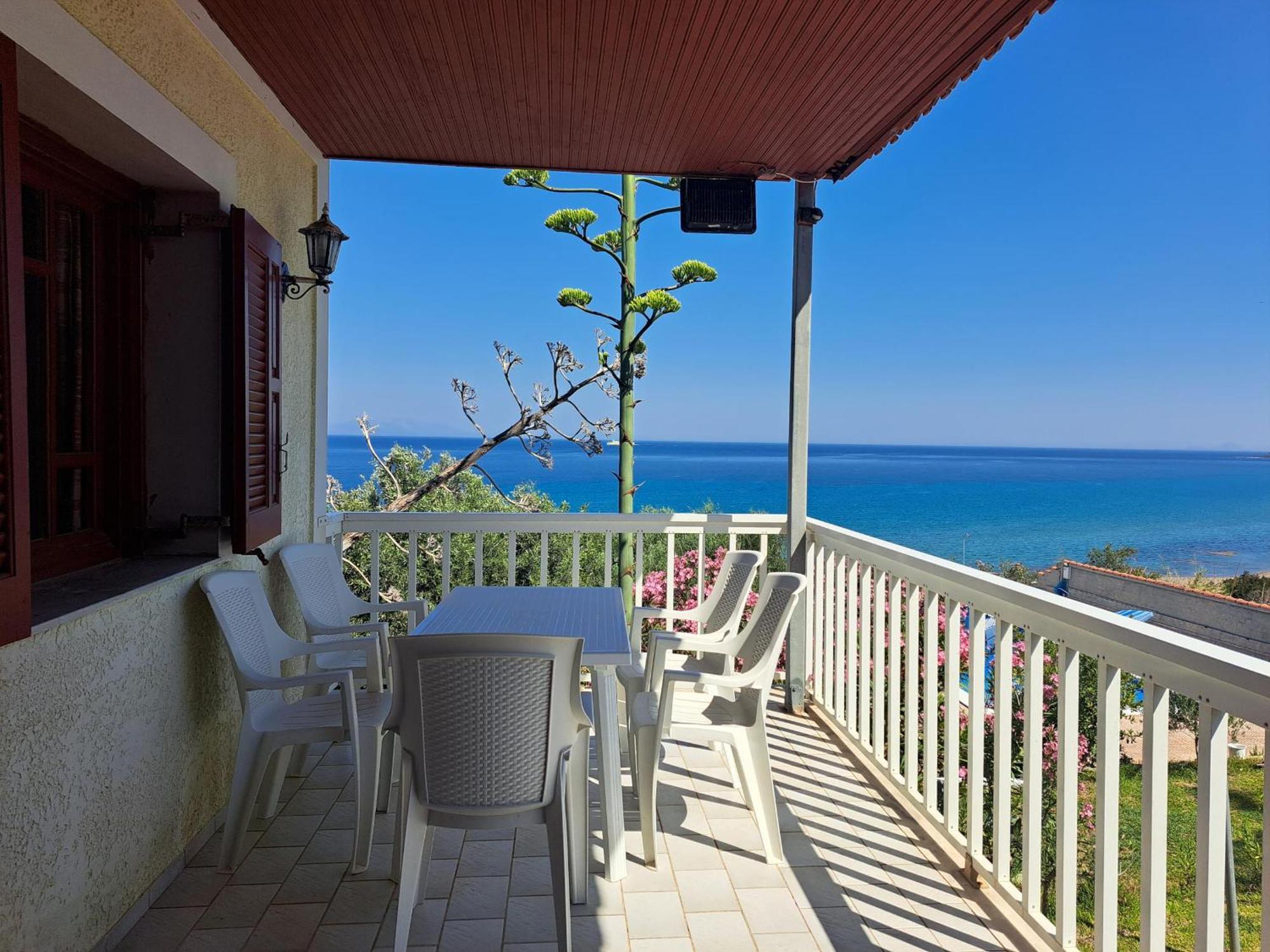 Ithaka 1 Apartment