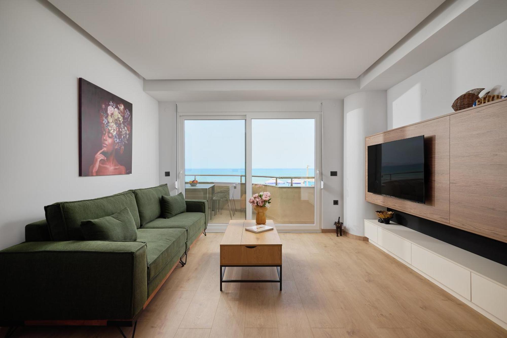 Niki Seaview Haven Apartment *