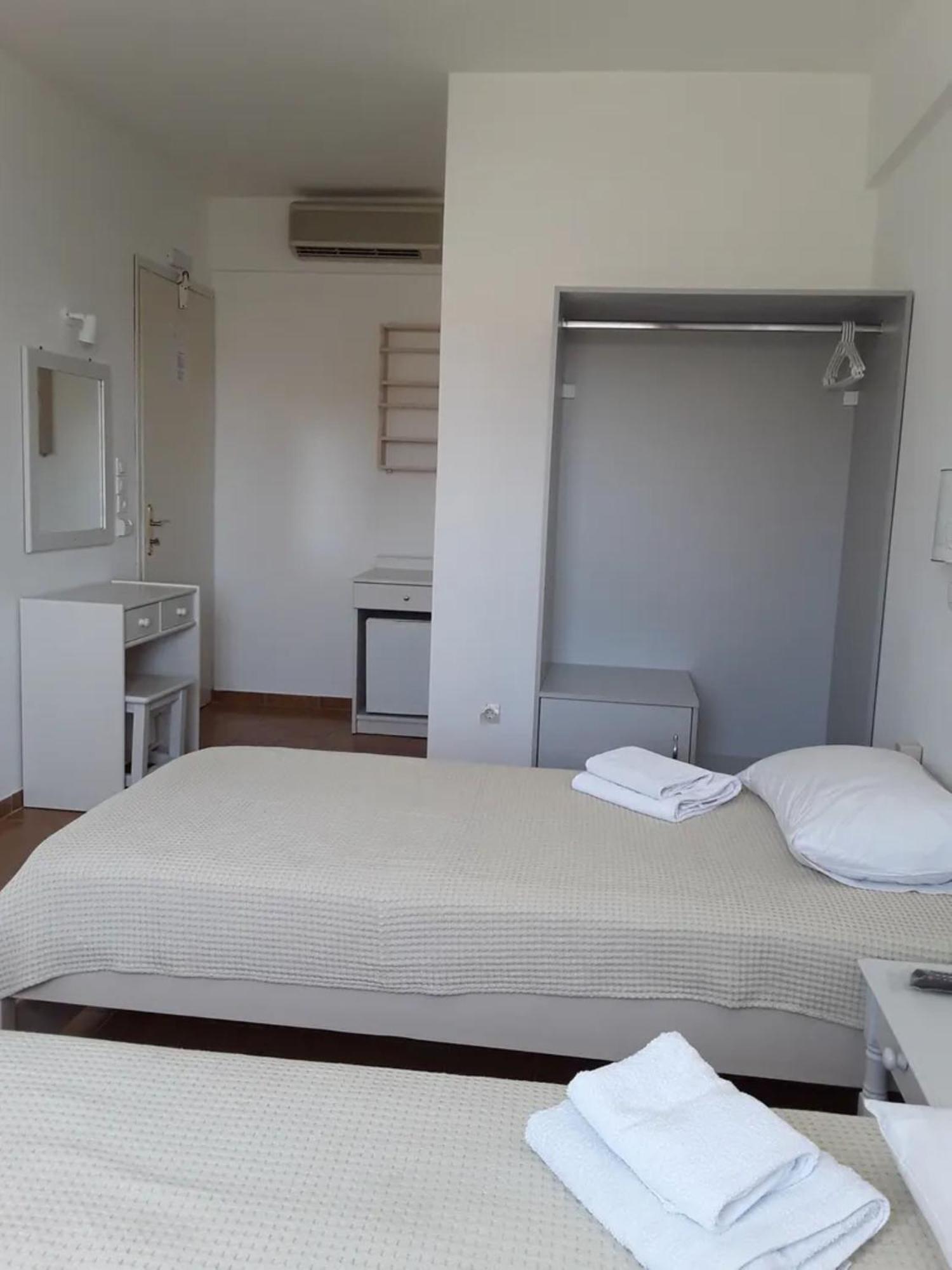 Aparthotel Golden Sun Chora (Ios)