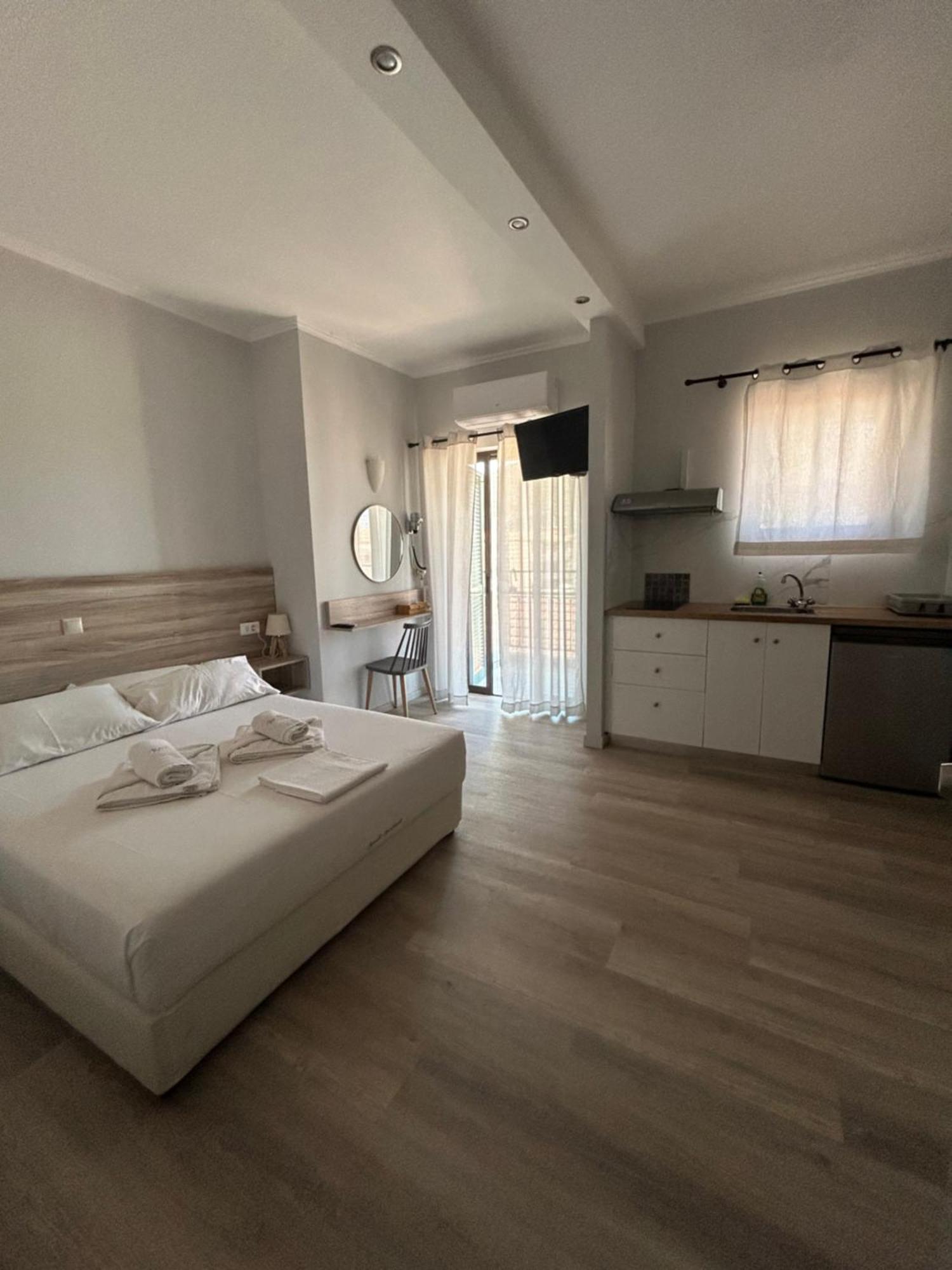 Aparthotel Aggelos & Deluxe