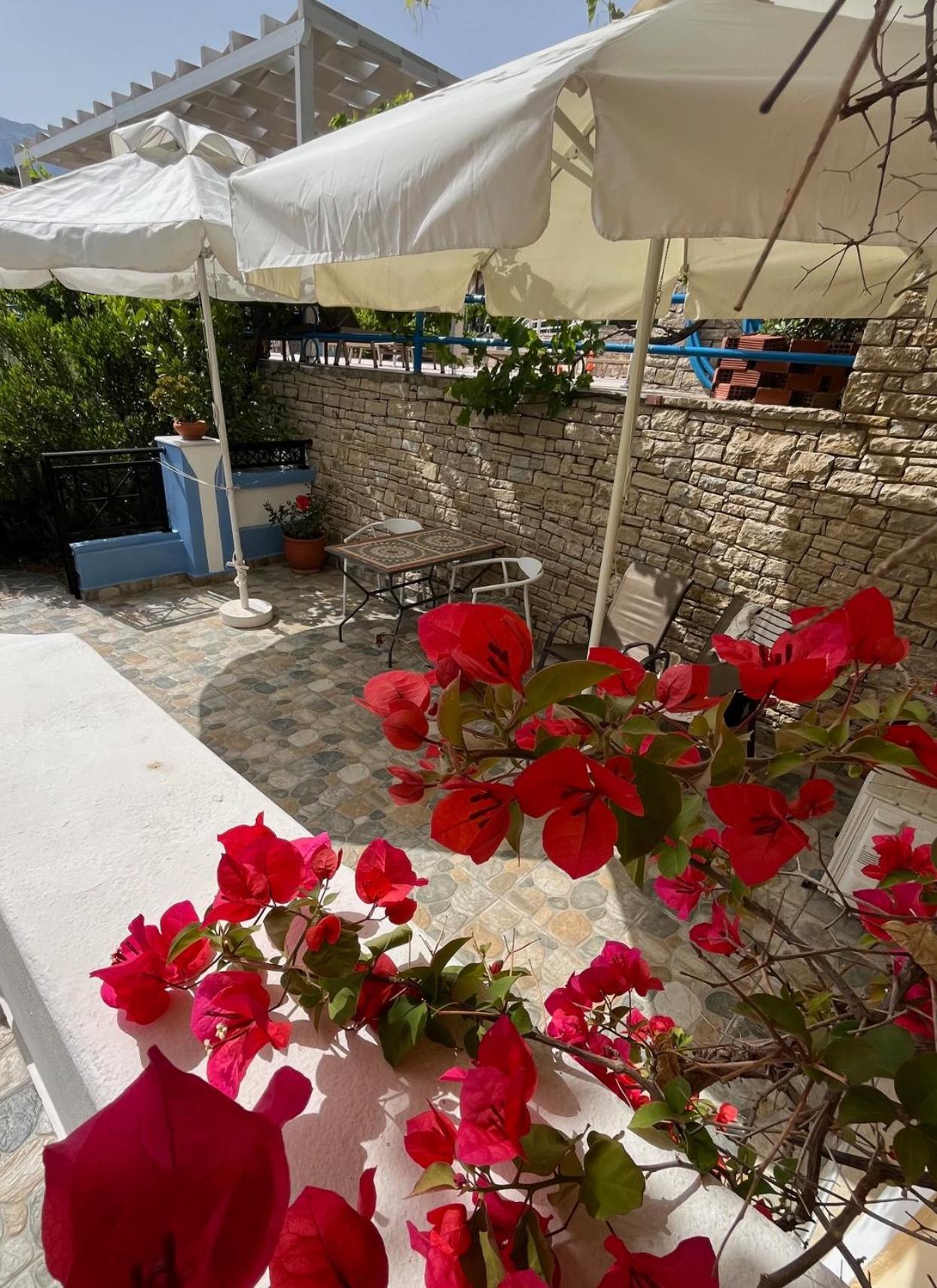 Pantheon Aparthotel 3*