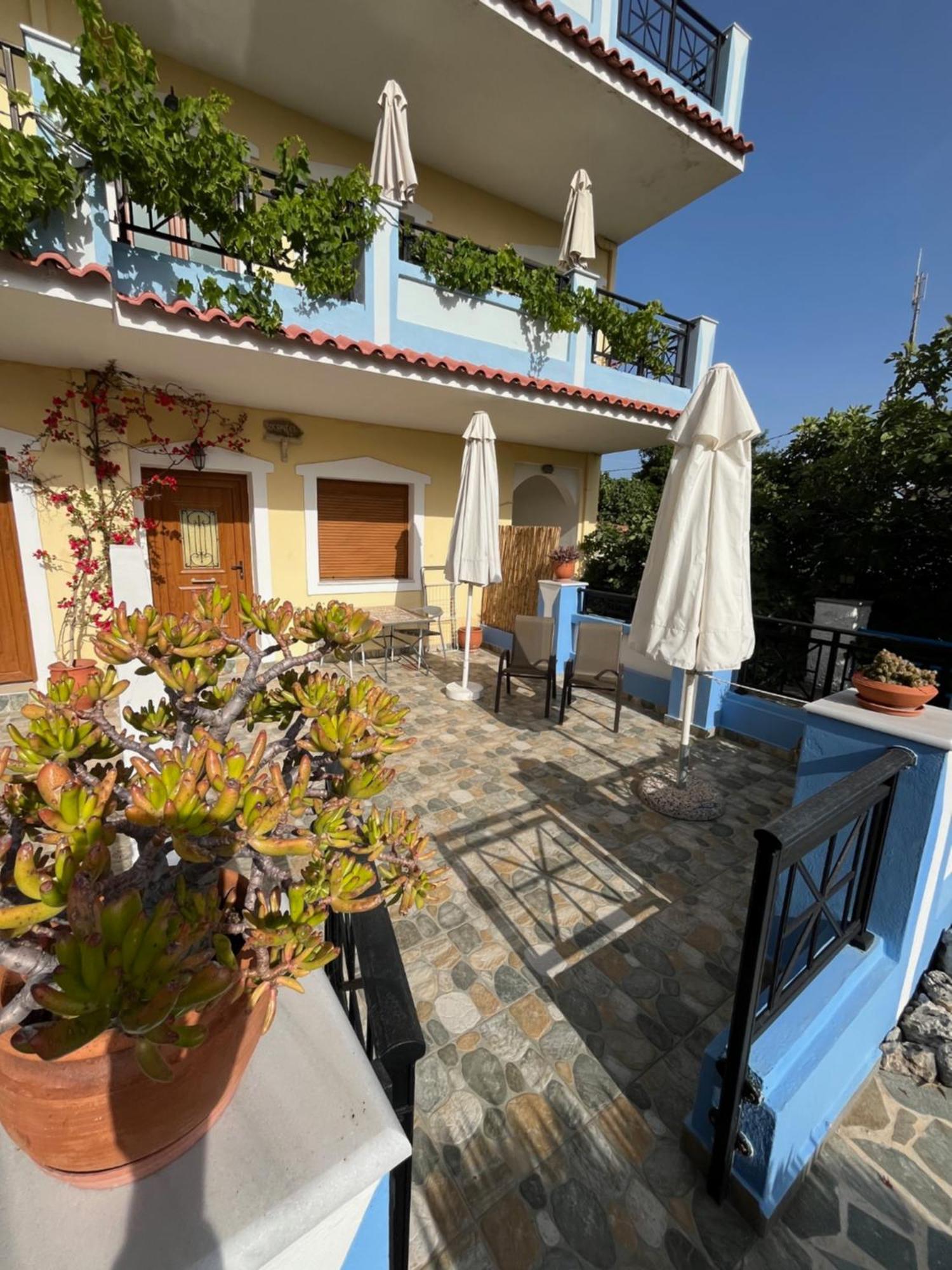 Pantheon Aparthotel Marathokampos