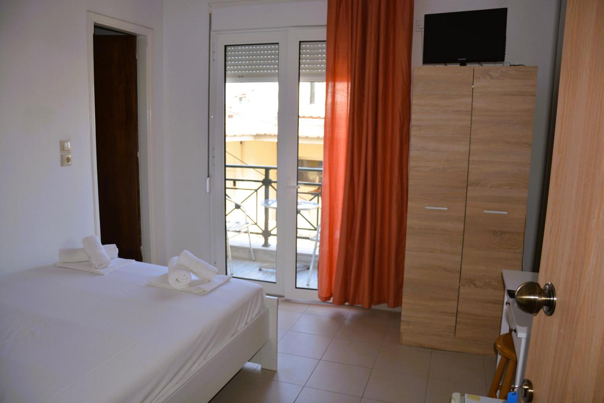 Hotel Dionyssos 2*