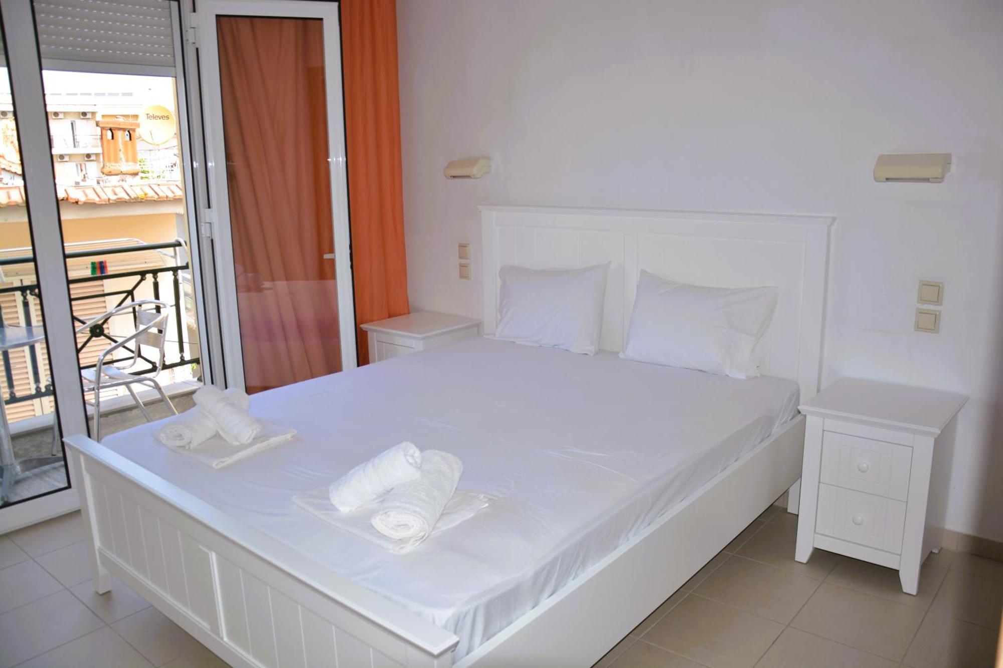 Dionyssos 2*