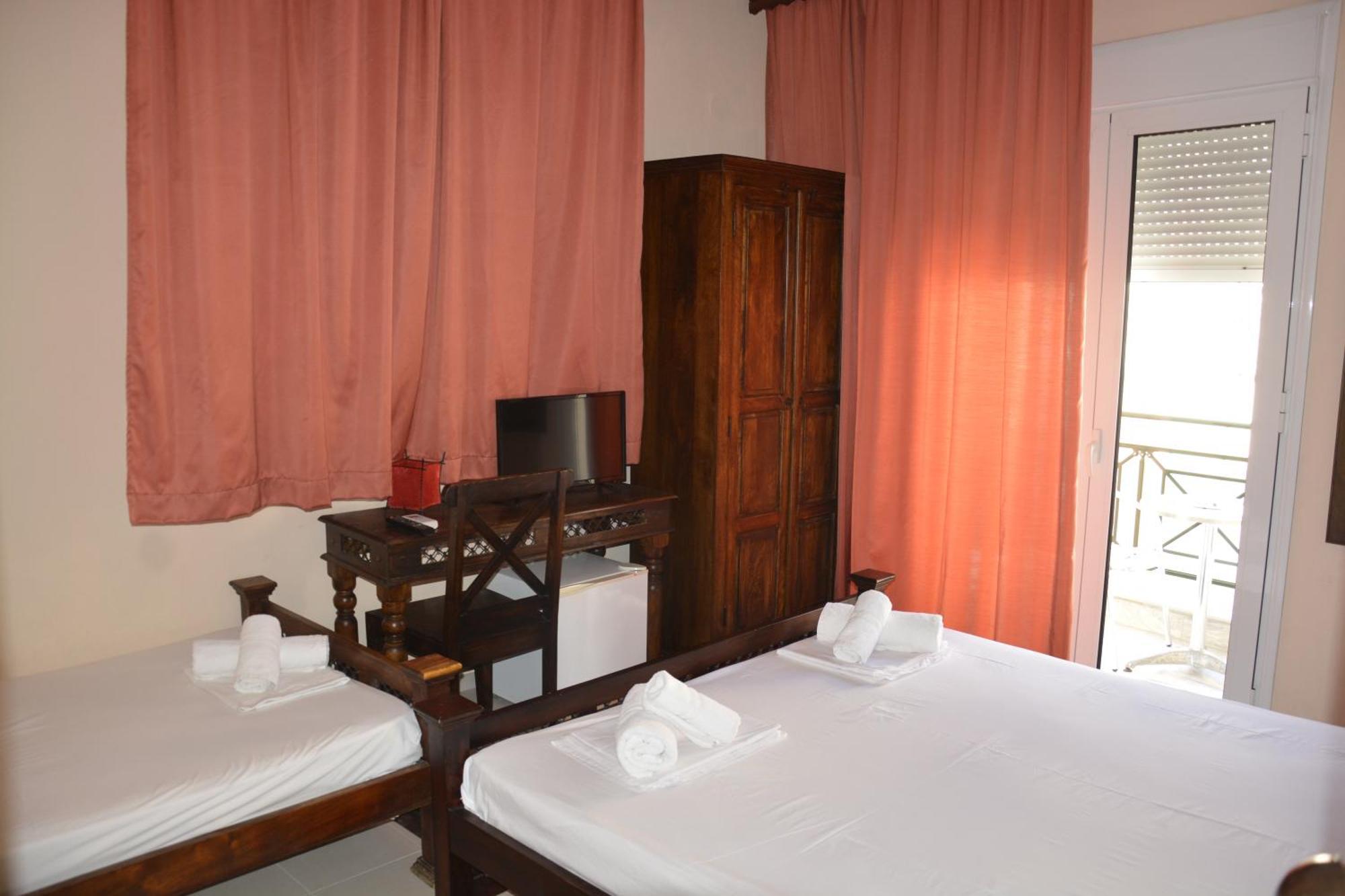 Dionyssos Hotel