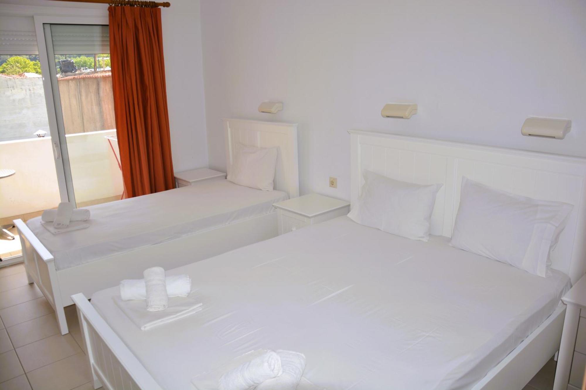 Hotel Dionyssos 2*
