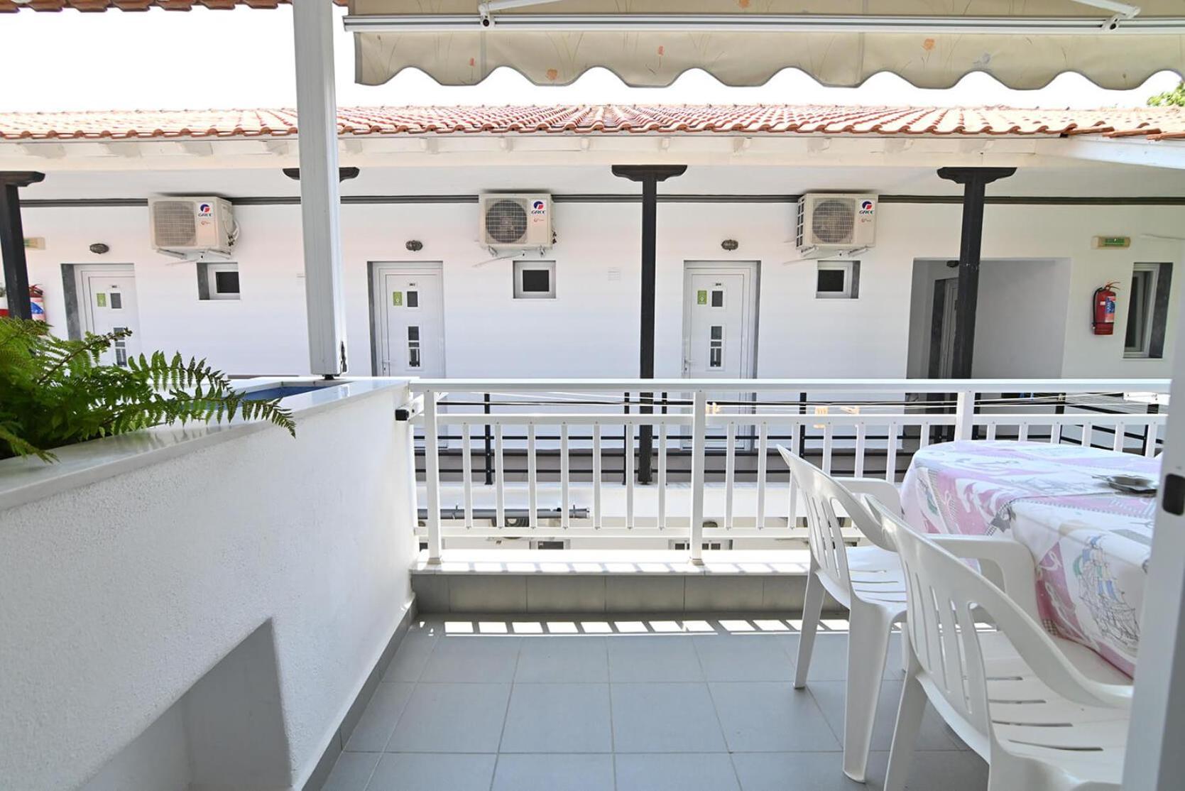 Armiriki Hotel Vrasna
