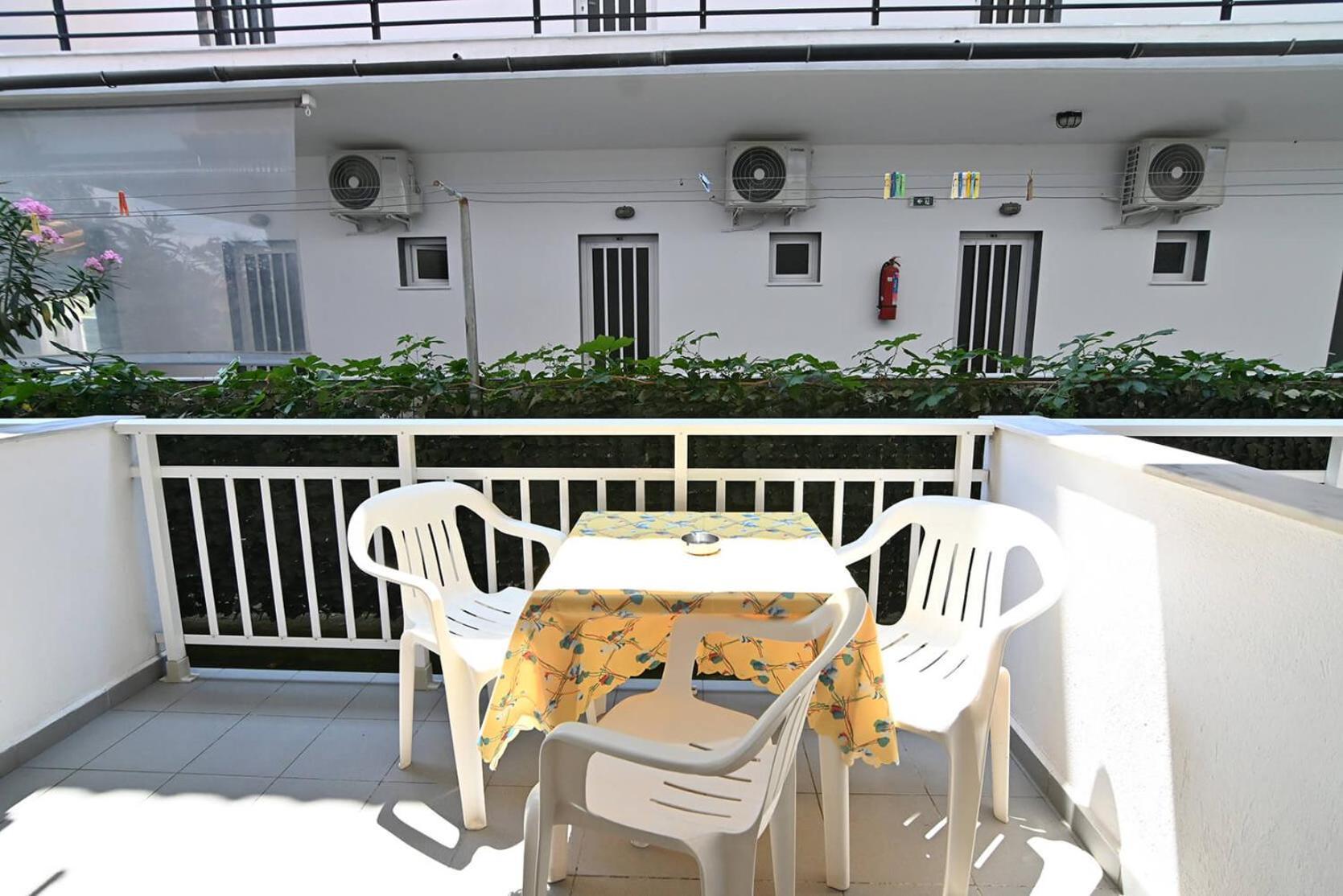 Armiriki Hotel Vrasna