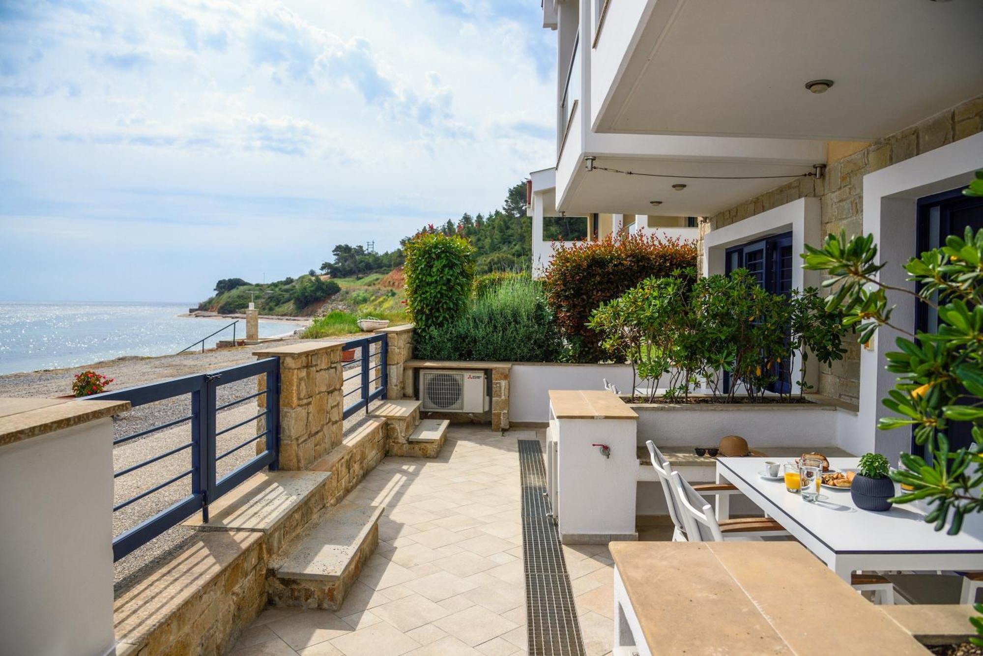 Elpiniki Luxury Apartment Nea Poteidaia
