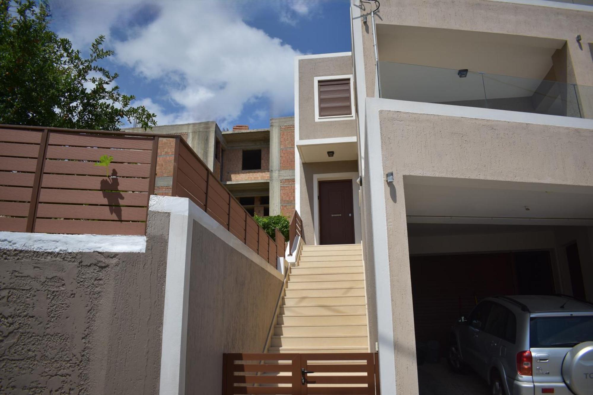 Smaragda's Maisonette