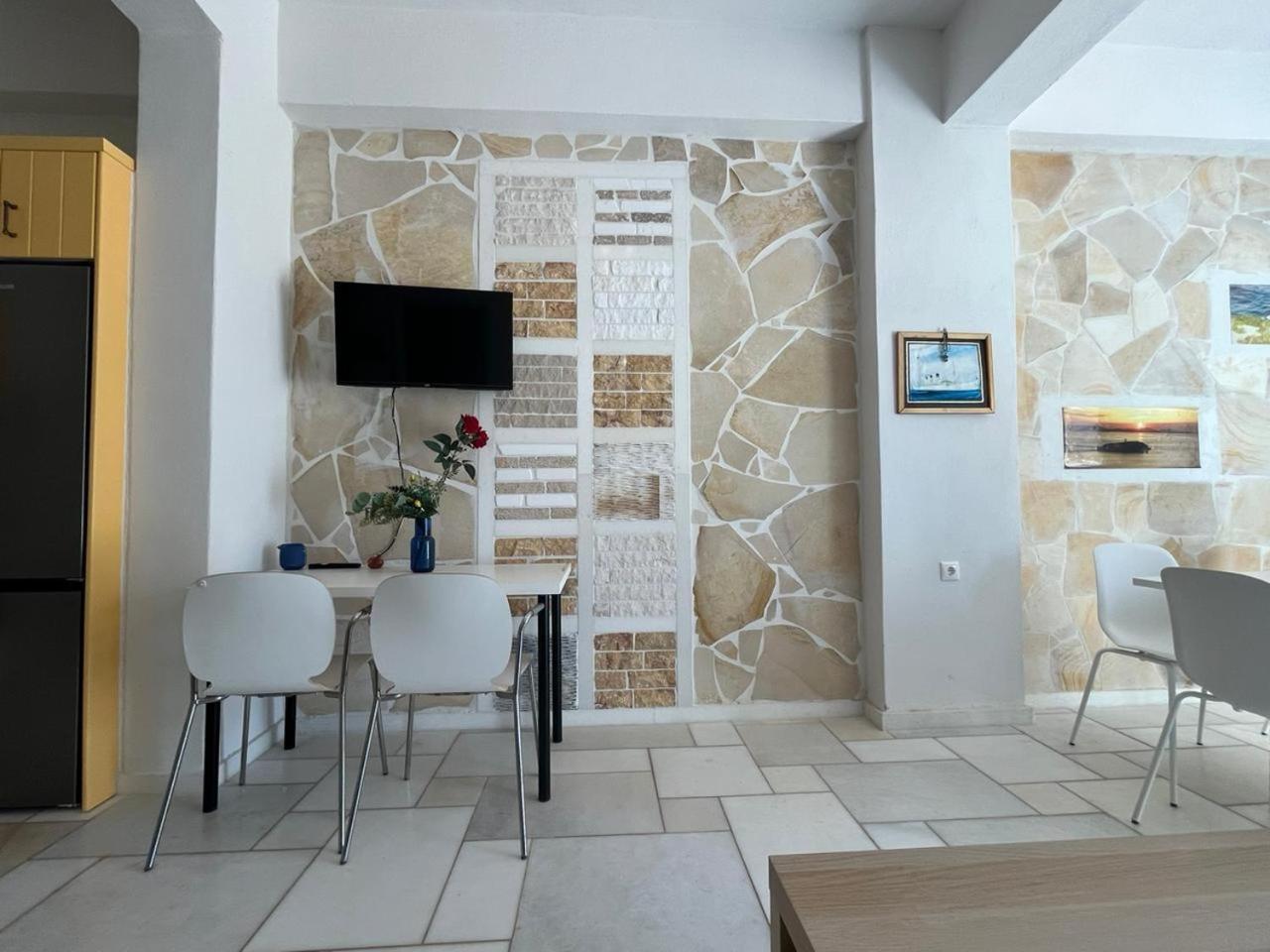 Armonia Studios, & Bed & Breakfast 2*