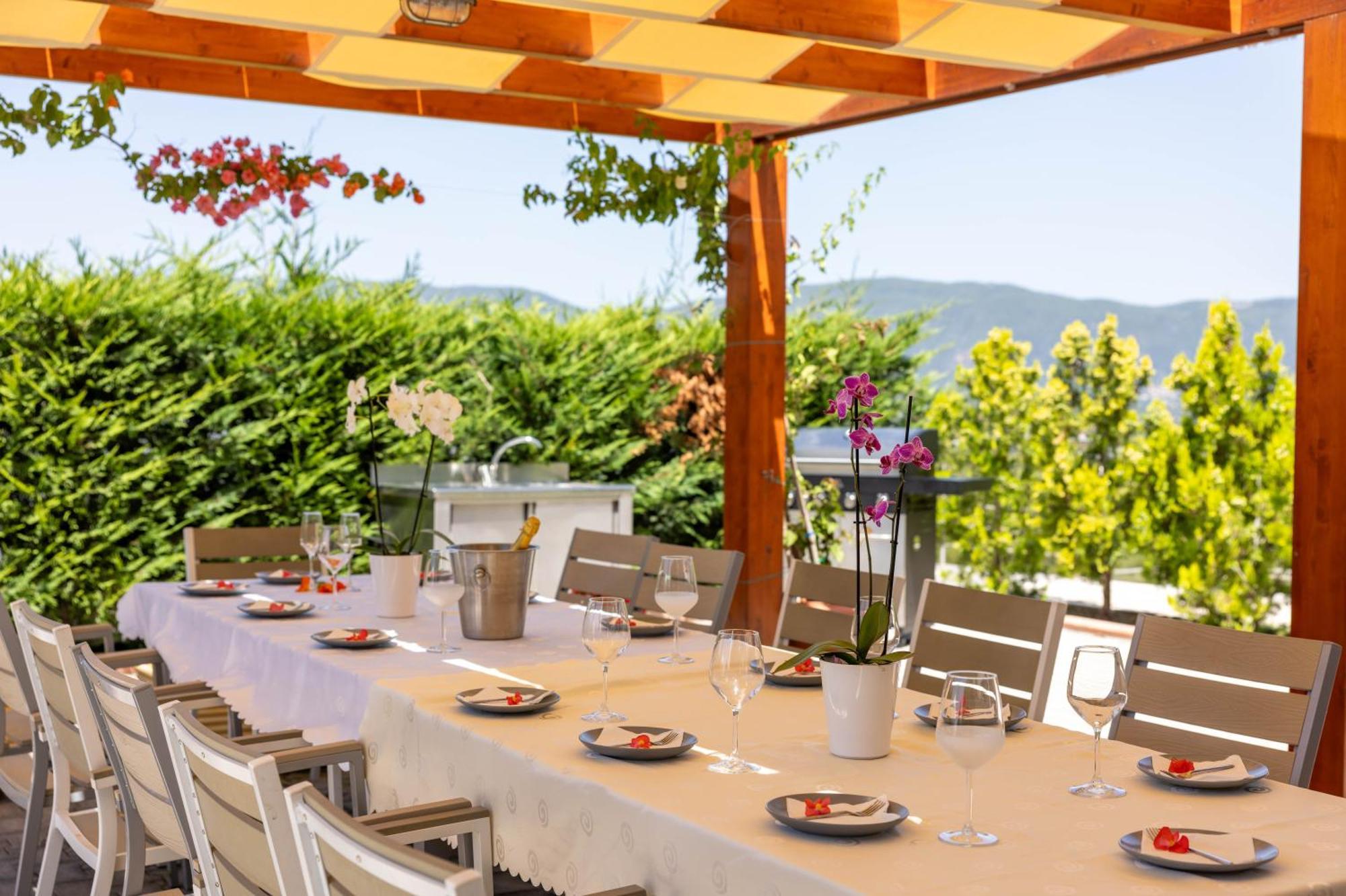 Five Stars Villa *