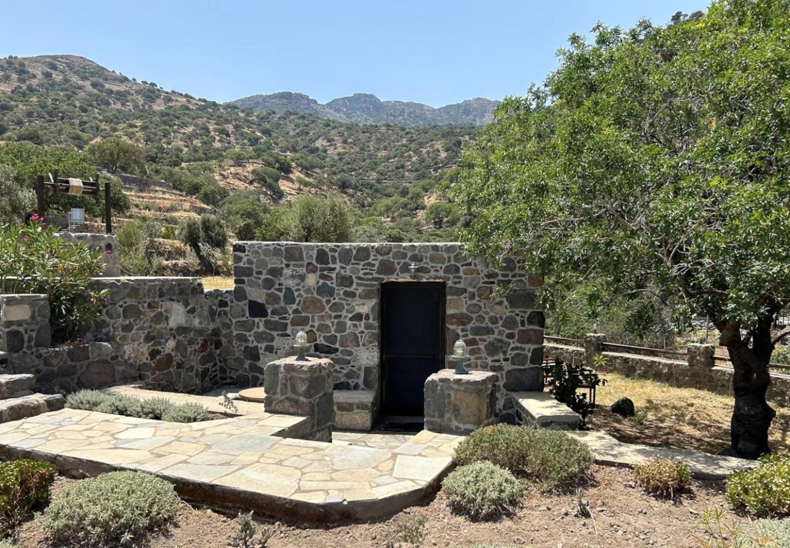 Loutra Olive Gardens Stone House #1 * Mandraki (Nisyros)