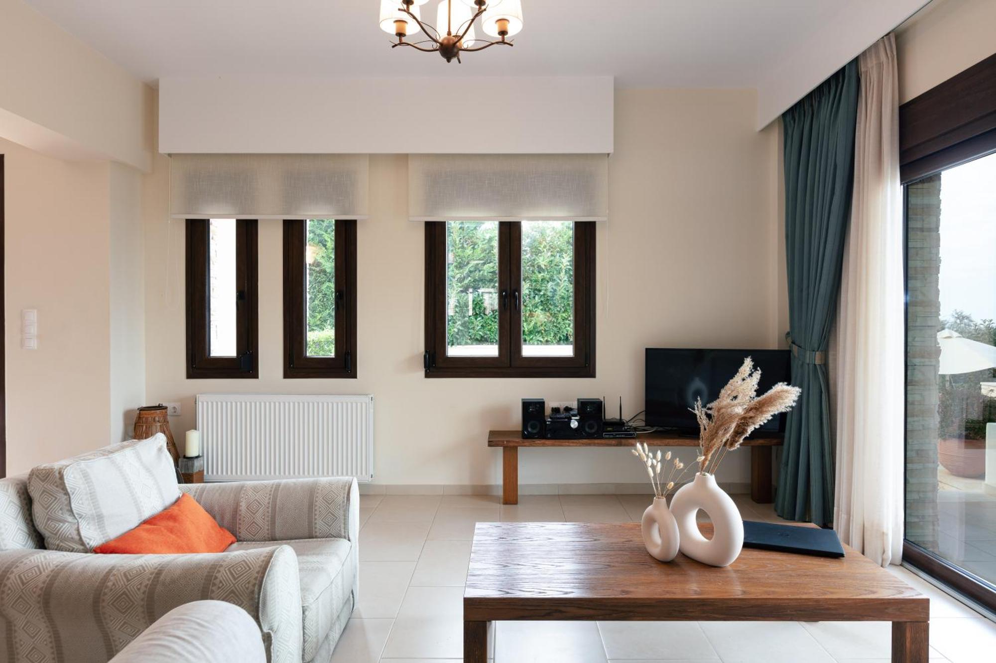 Villa Roupes Iv, Family Villa, Fantastic Views, Private Pool