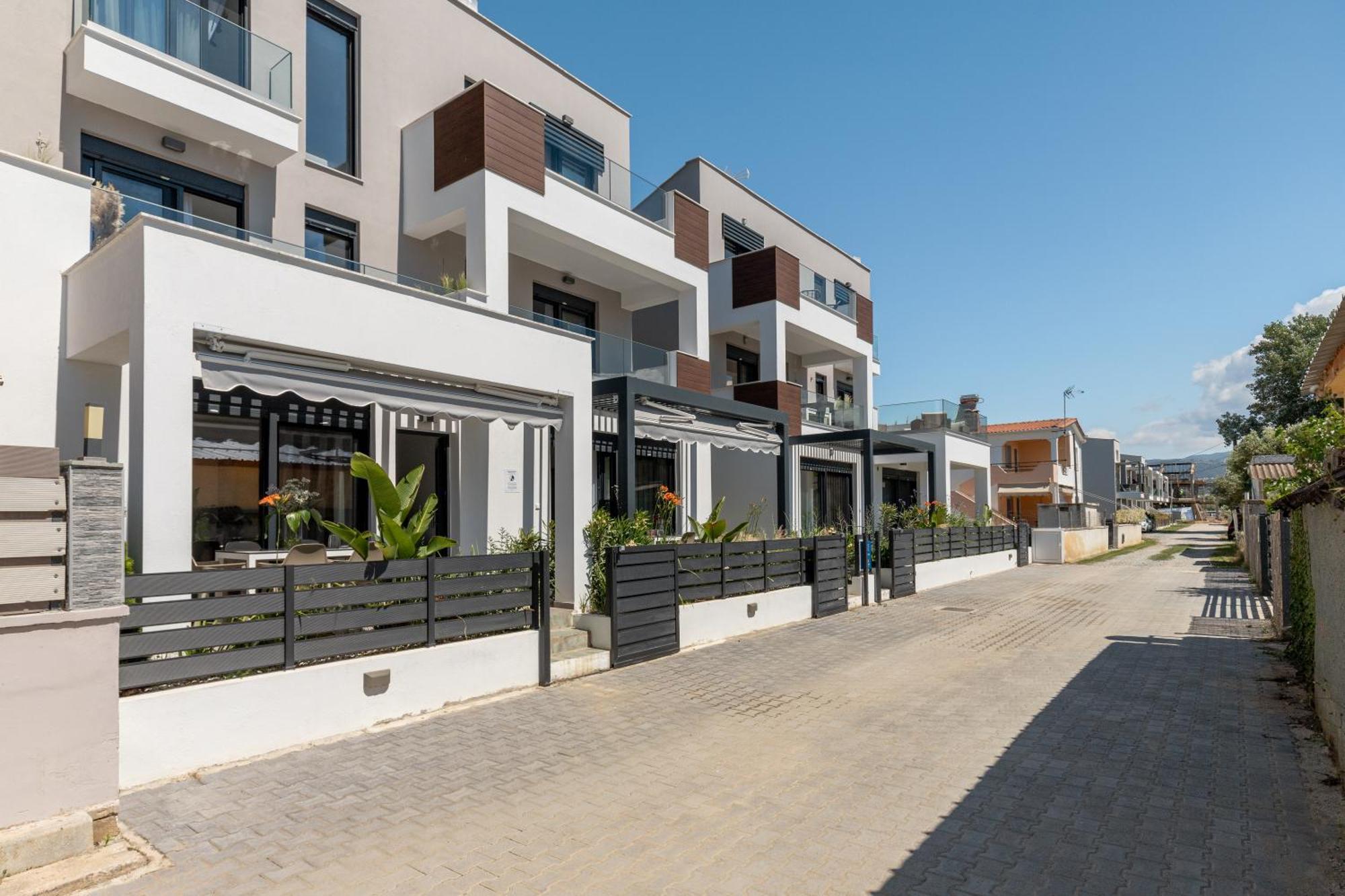 Kleoniki & Irida Residential Complexes *