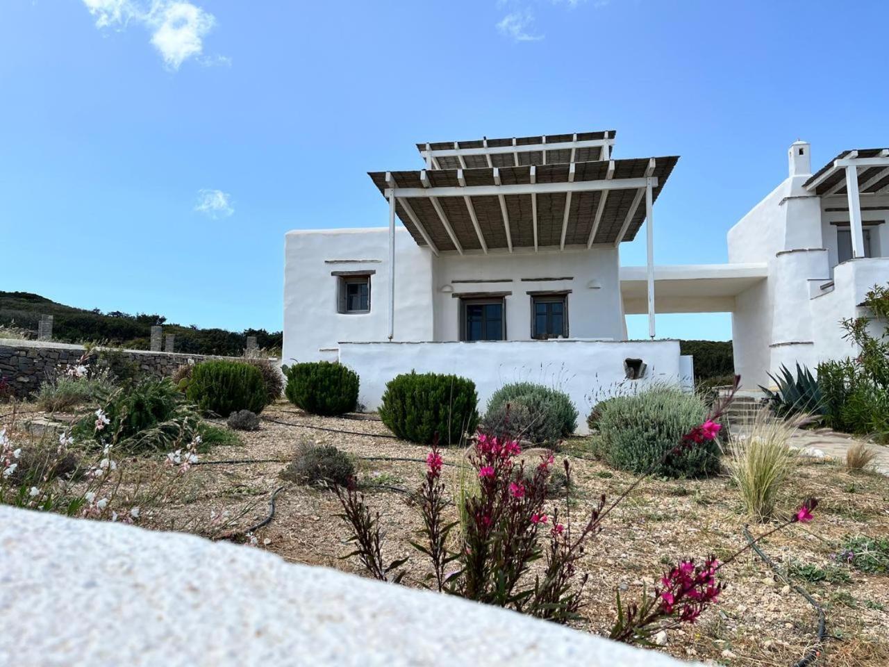 Parian Philoxenia Villa, Mikri Santa Maria *