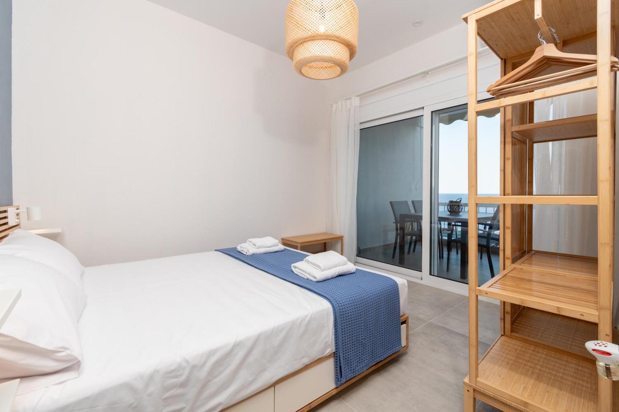 Sandra Seaview Apartment Neos Marmaras