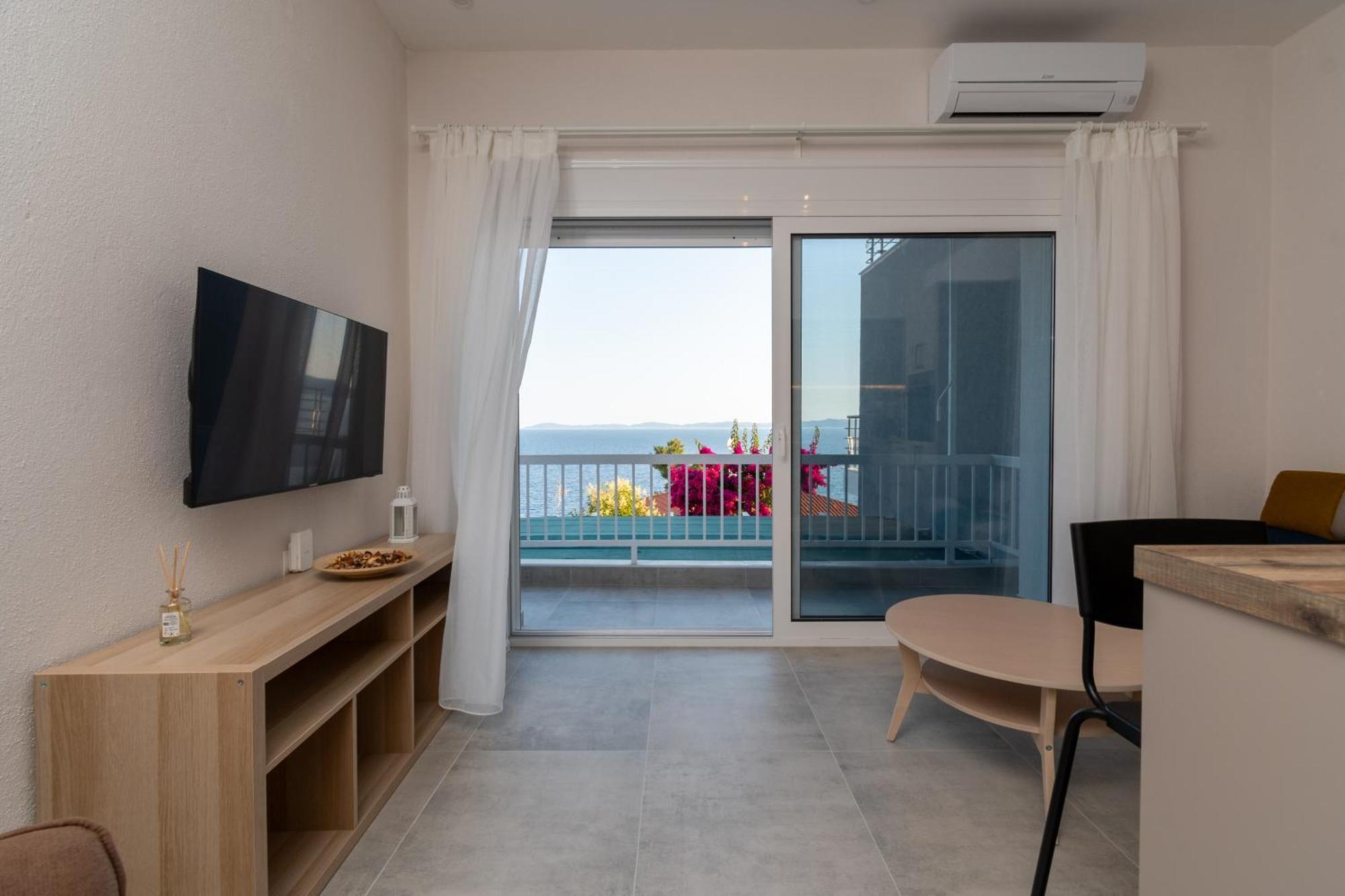 Sandra Seaview Apartment Neos Marmaras