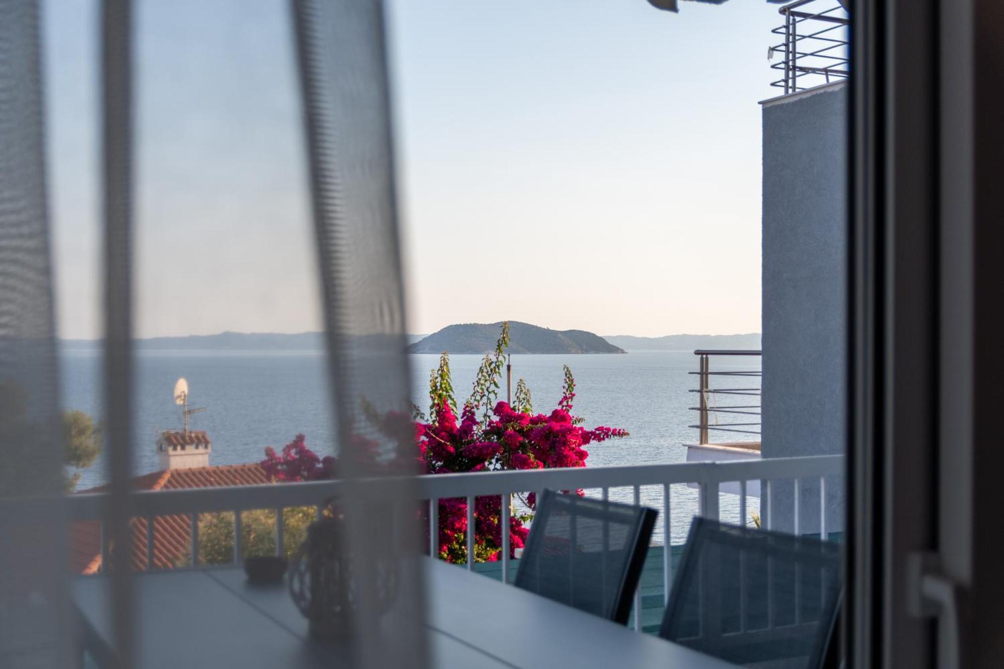 Sandra Seaview Apartment *
