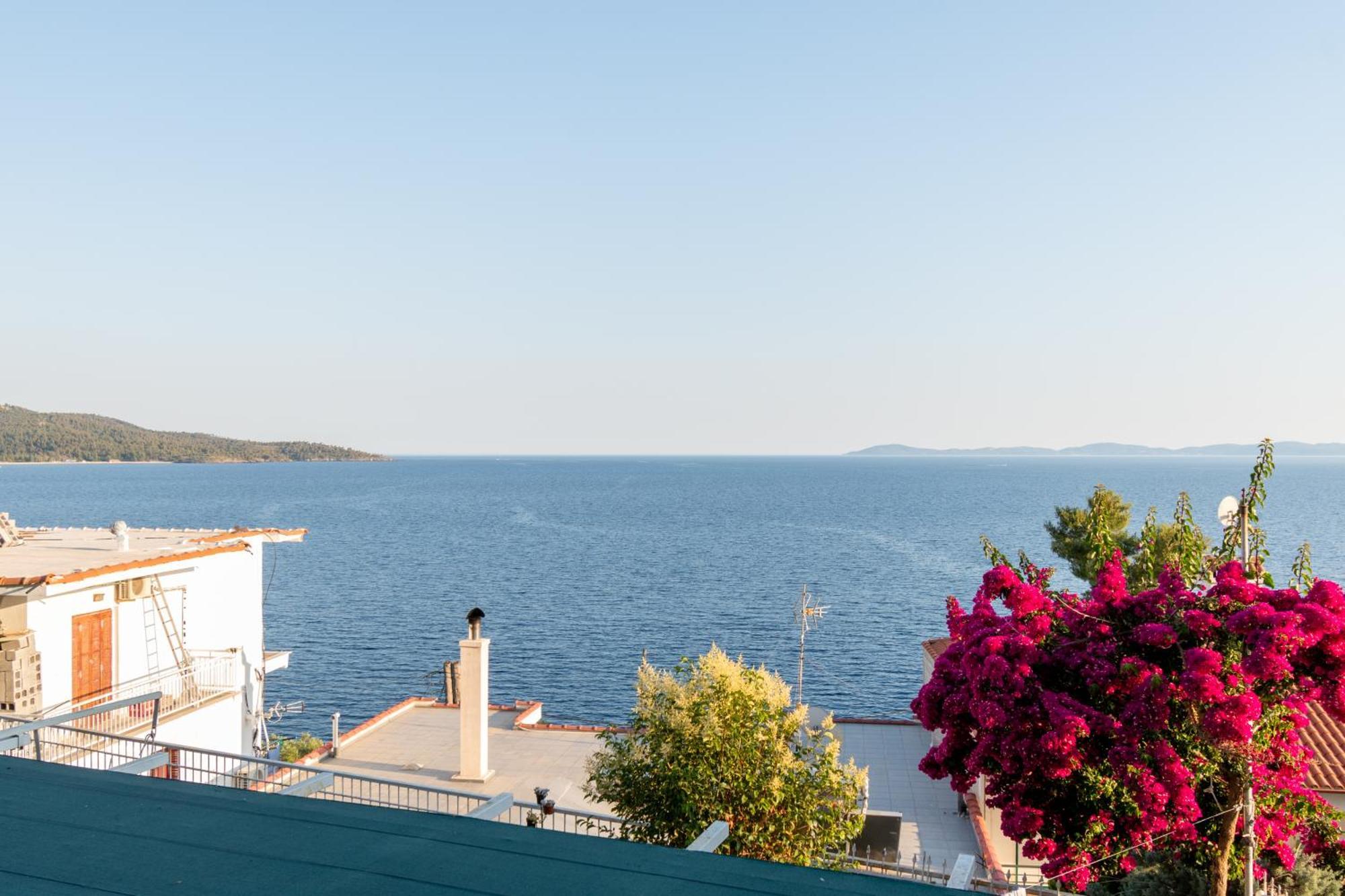 Sandra Seaview Neos Marmaras