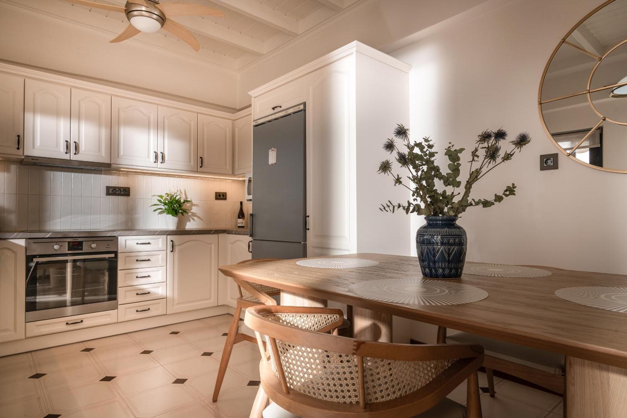 Vista Mare - Luscious Sea And Views Apartment *