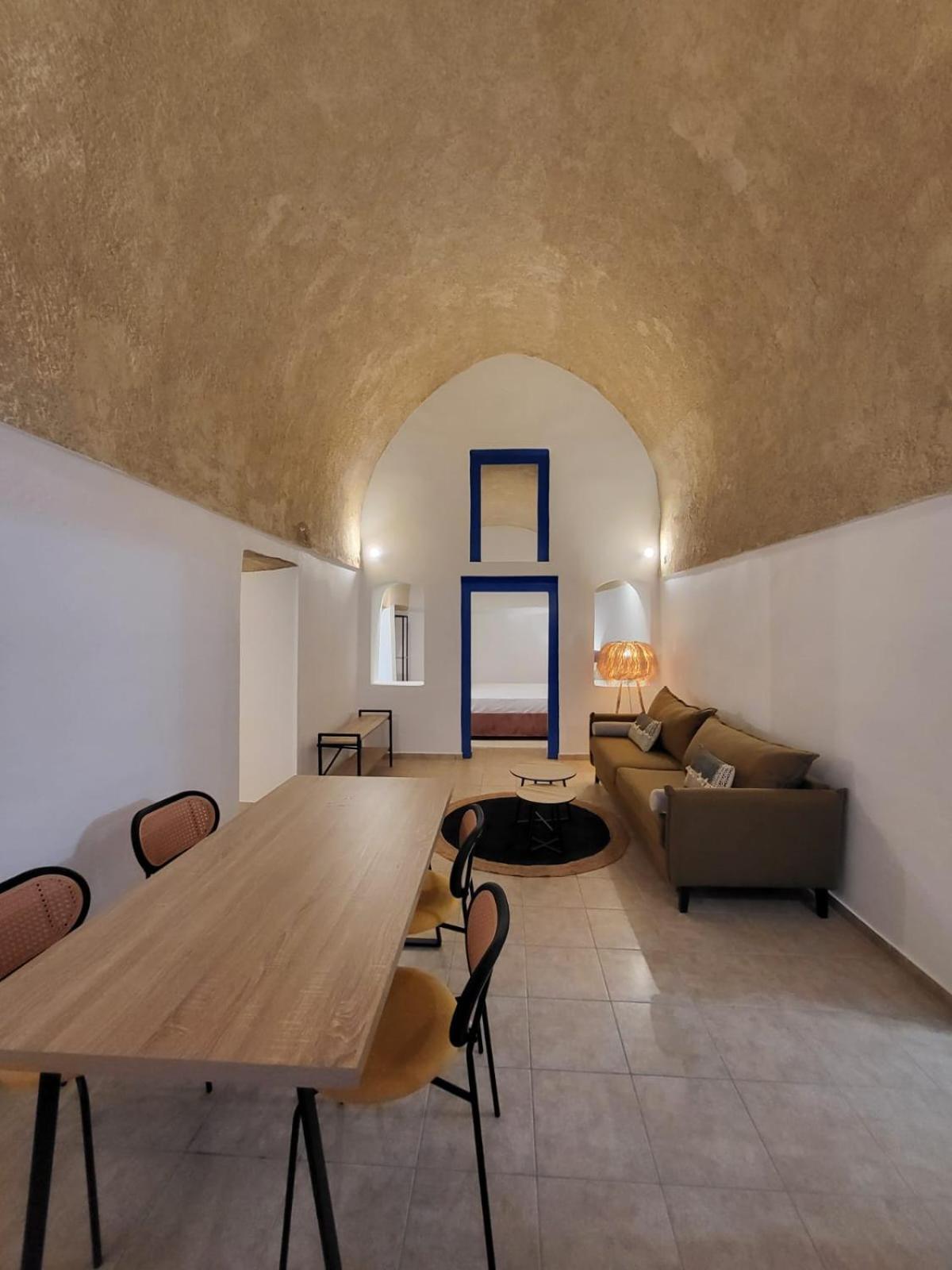 Luxury Cave Villa *