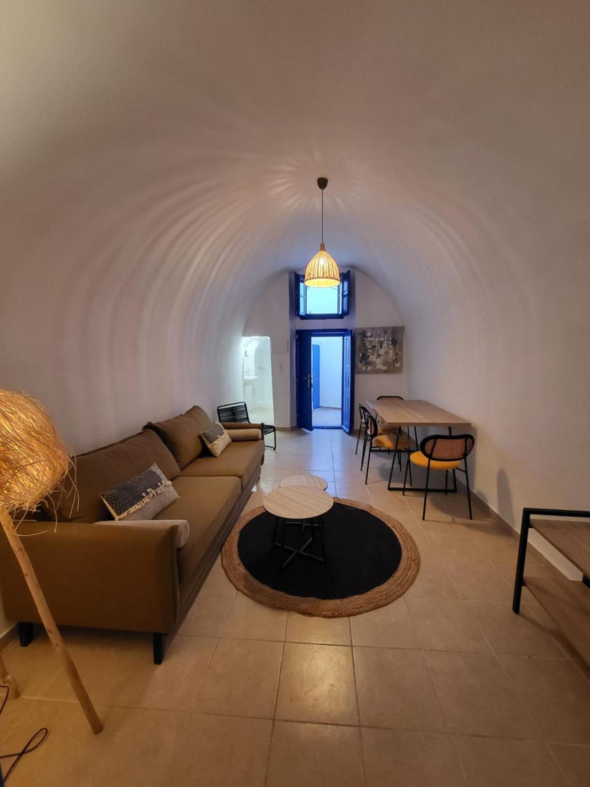 Luxury Cave Messaria (Santorini)
